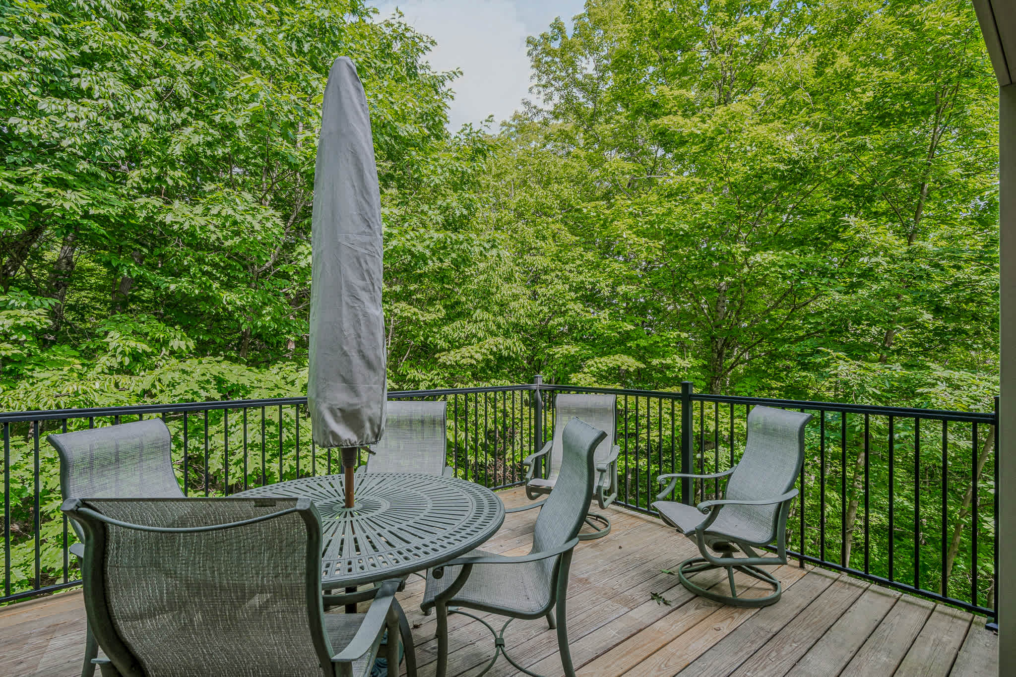 Mountain Views, Walk to Ski Hill - Kingswood 1A