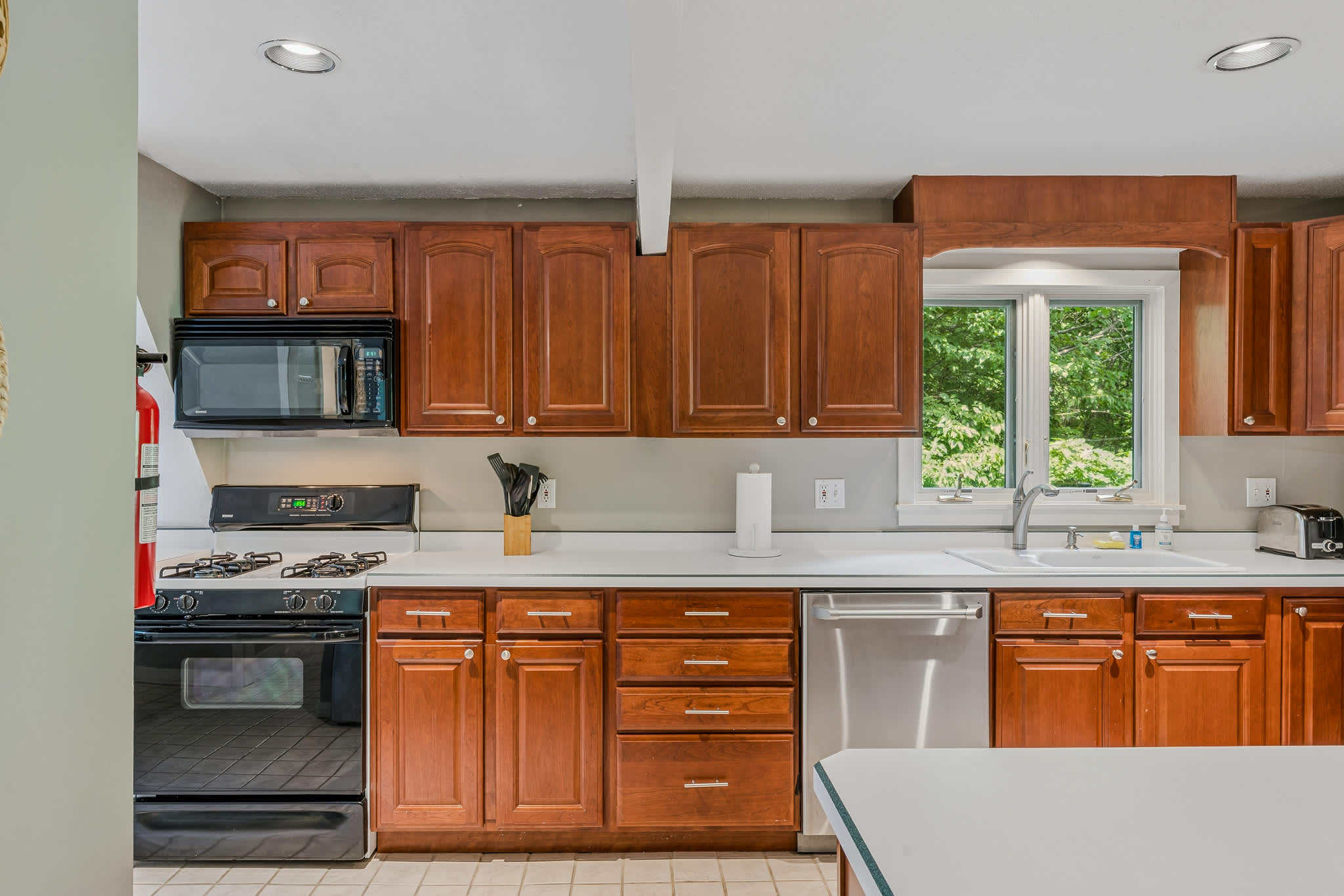 Mountain Views, Walk to Ski Hill - Kingswood 1A