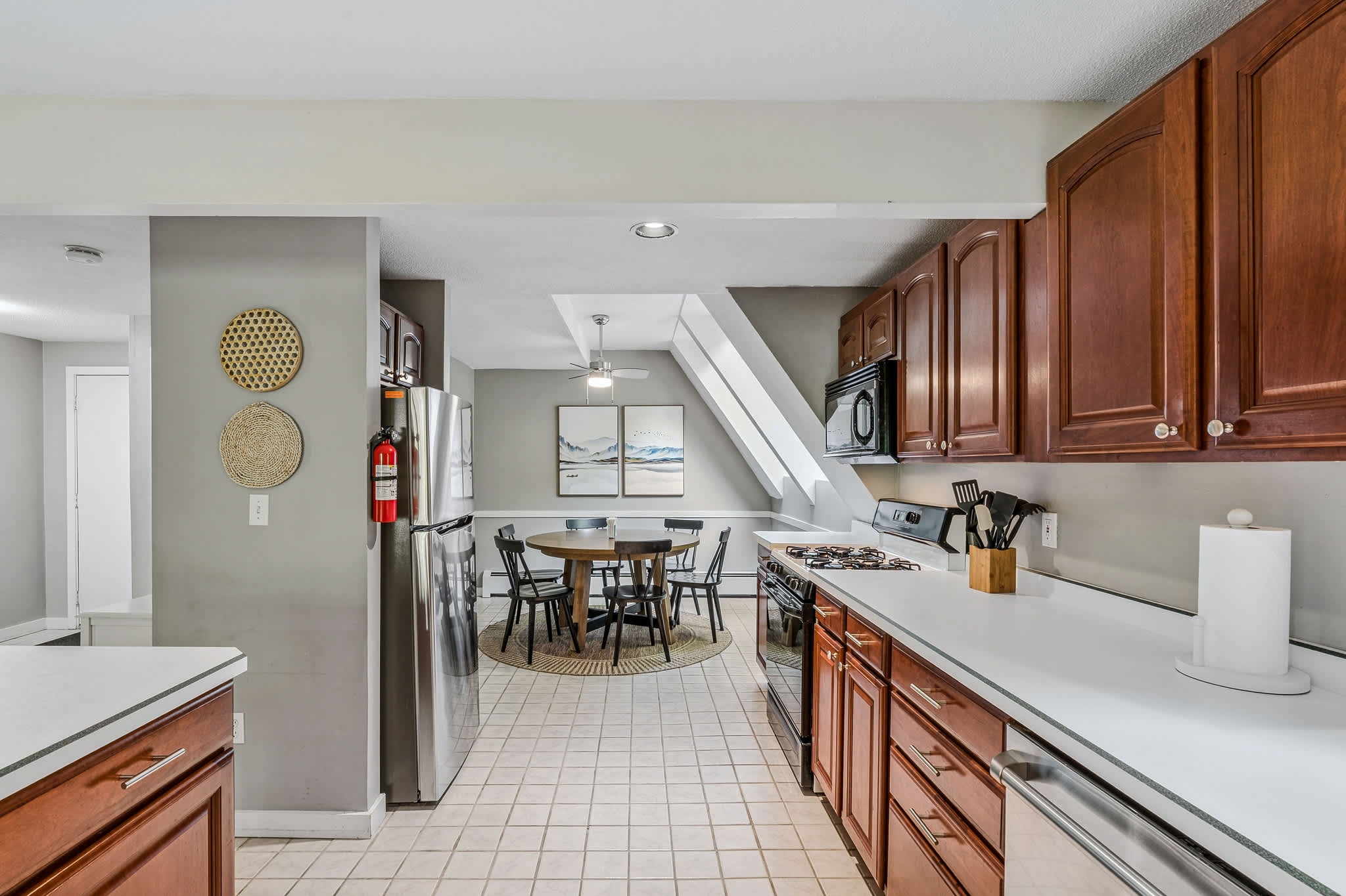 Mountain Views, Walk to Ski Hill - Kingswood 1A