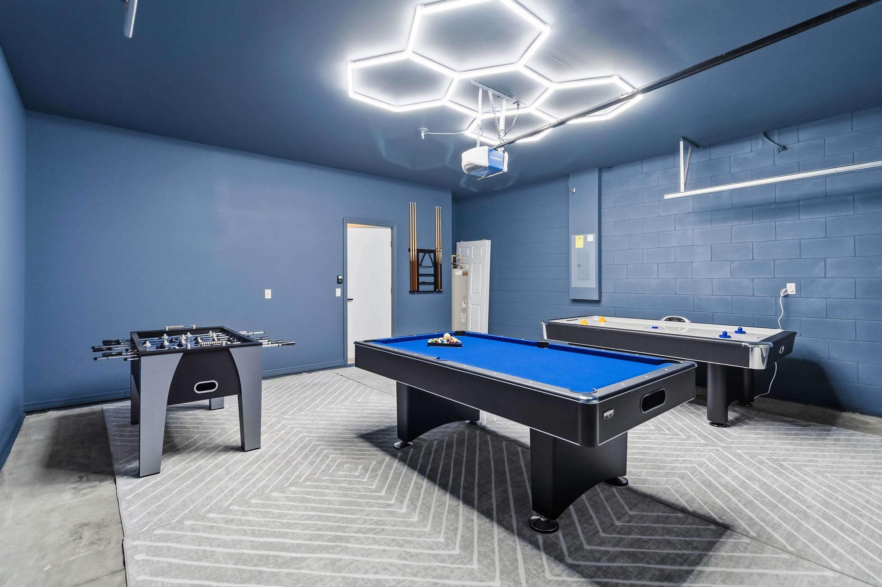 Theater Room, Game Room & Family Fun near Disney