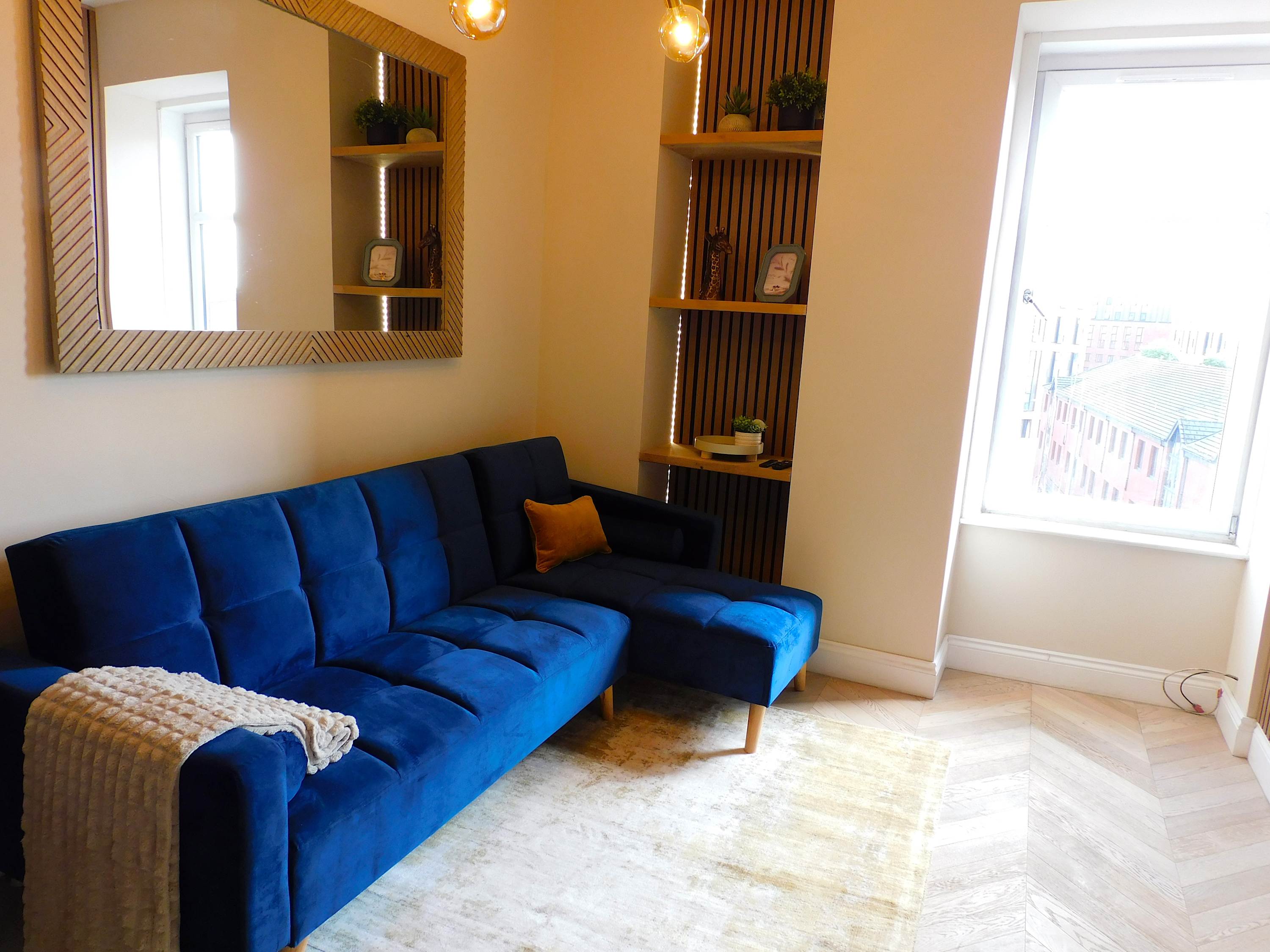 Stylish West End Apartment, Newly Refurbished, Sleeps 4