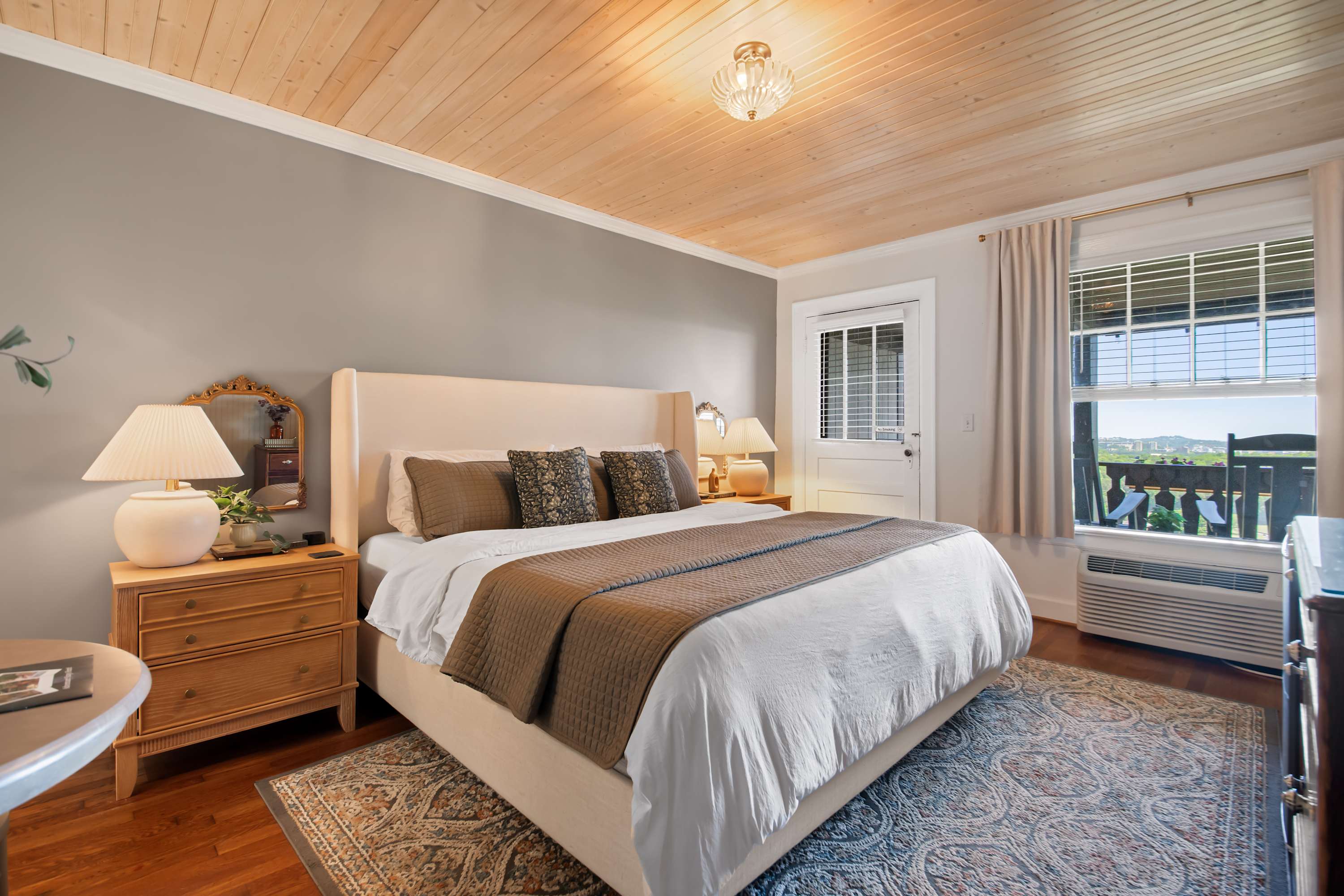 King Room Six 