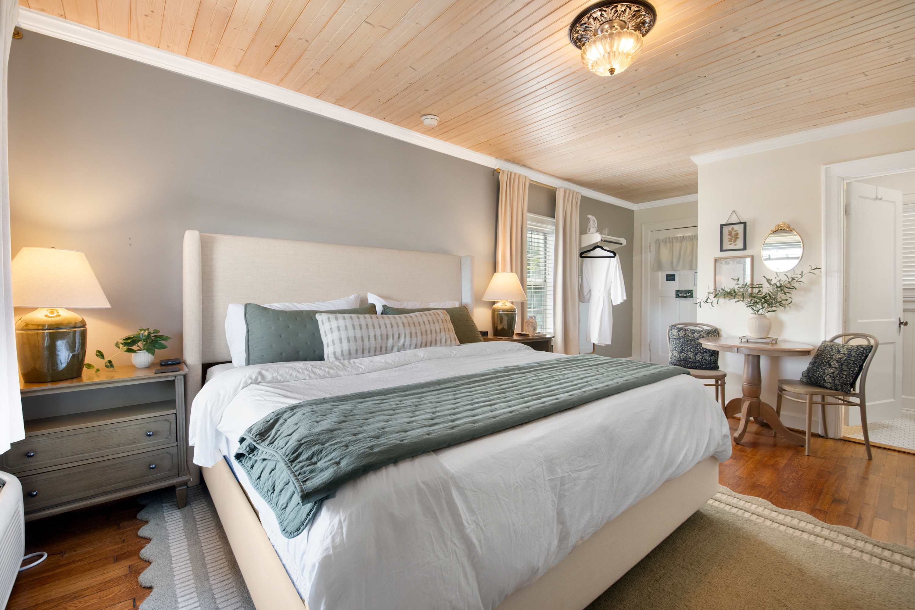 King Room Eight 