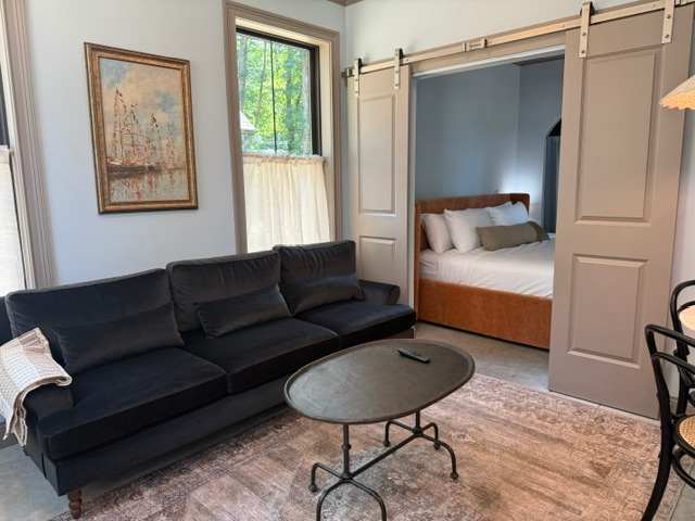 Bellflower - Cozy One Bedroom Villa at Petite Acres