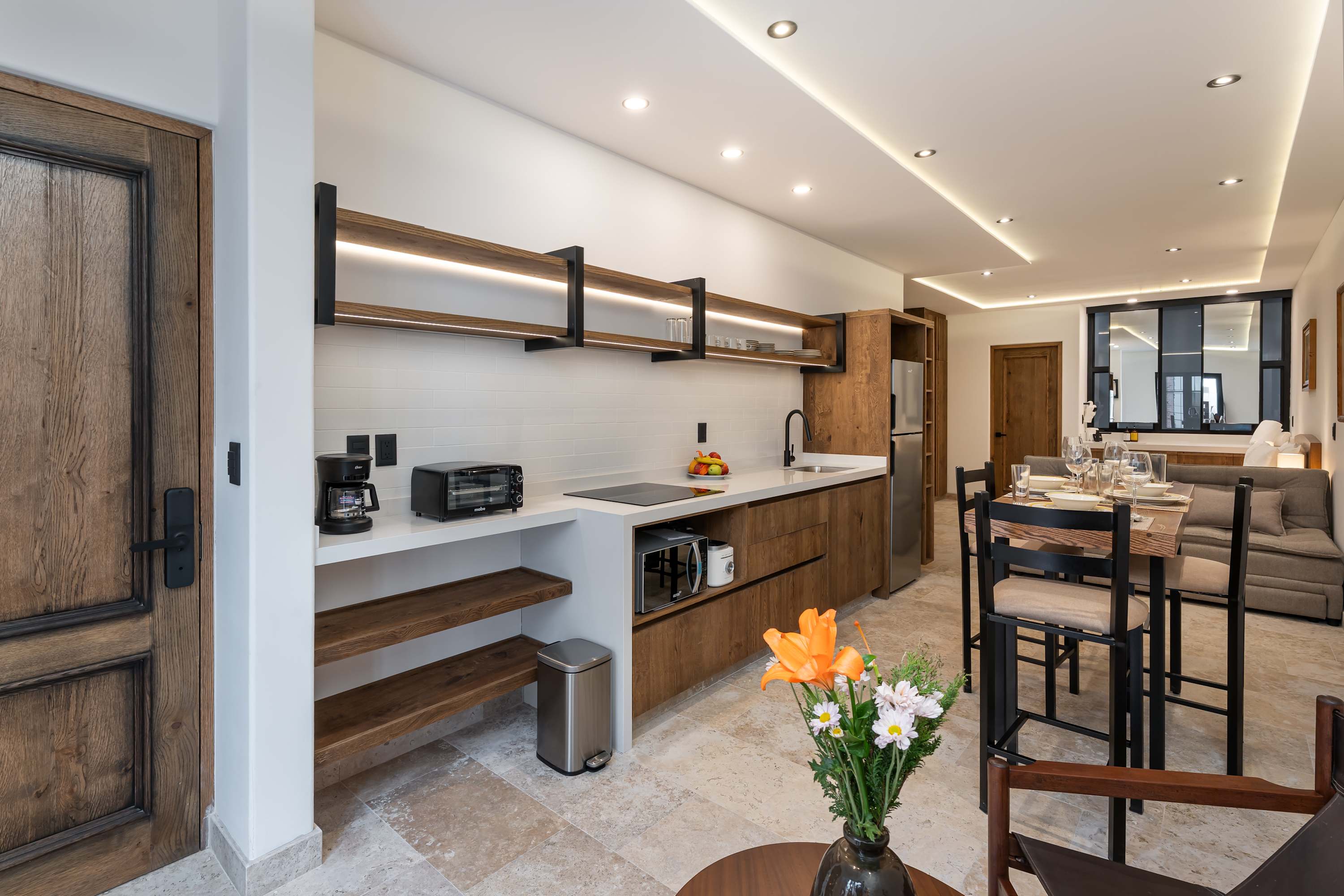 Tinajitas Loft #4, Modern 1BR Apt, Fully-Equipped