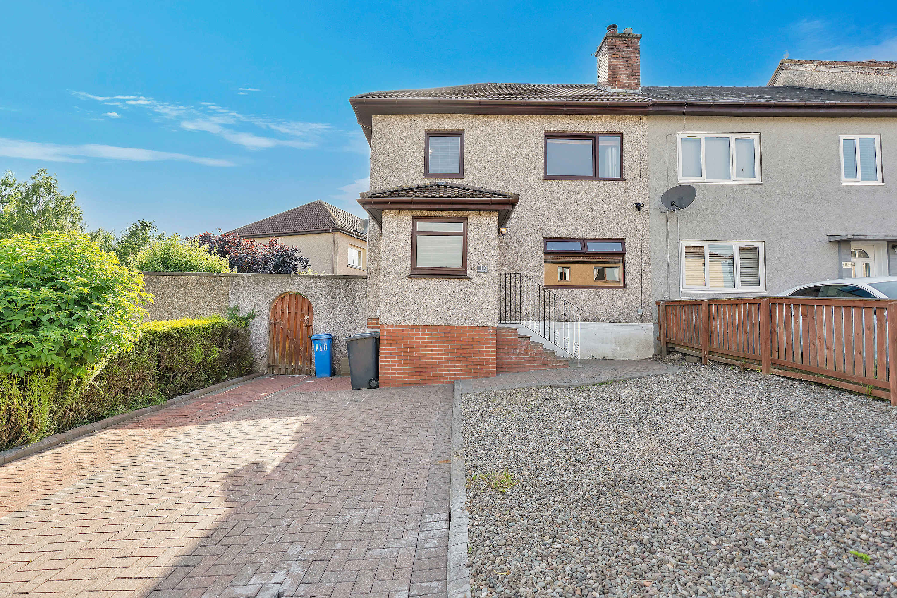 3 Bed - Nr Edinburgh - Free Parking -Garden -Wi-Fi in Wardlaw Way 110 KY12 9QL - Property image 5 - VivreStays