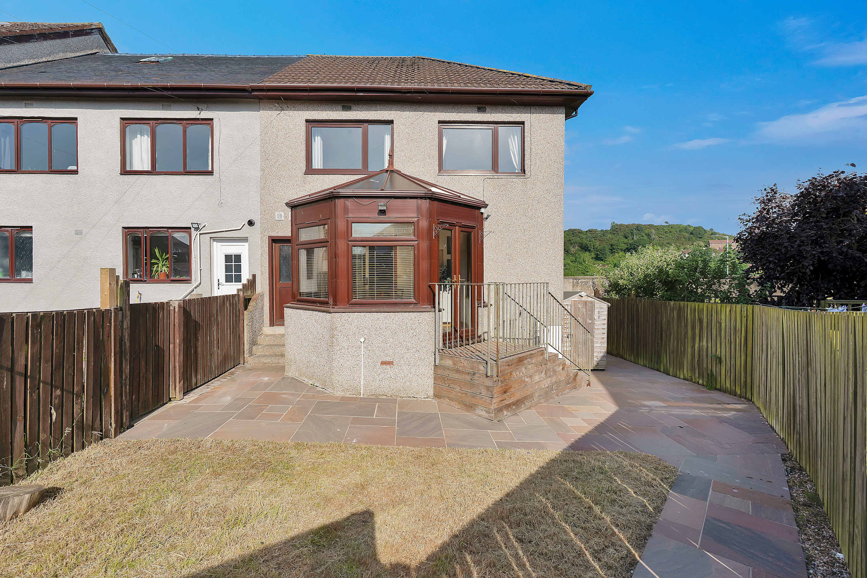 3 Bed - Nr Edinburgh - Free Parking -Garden -Wi-Fi in Wardlaw Way 110 KY12 9QL - Property image 9 - VivreStays