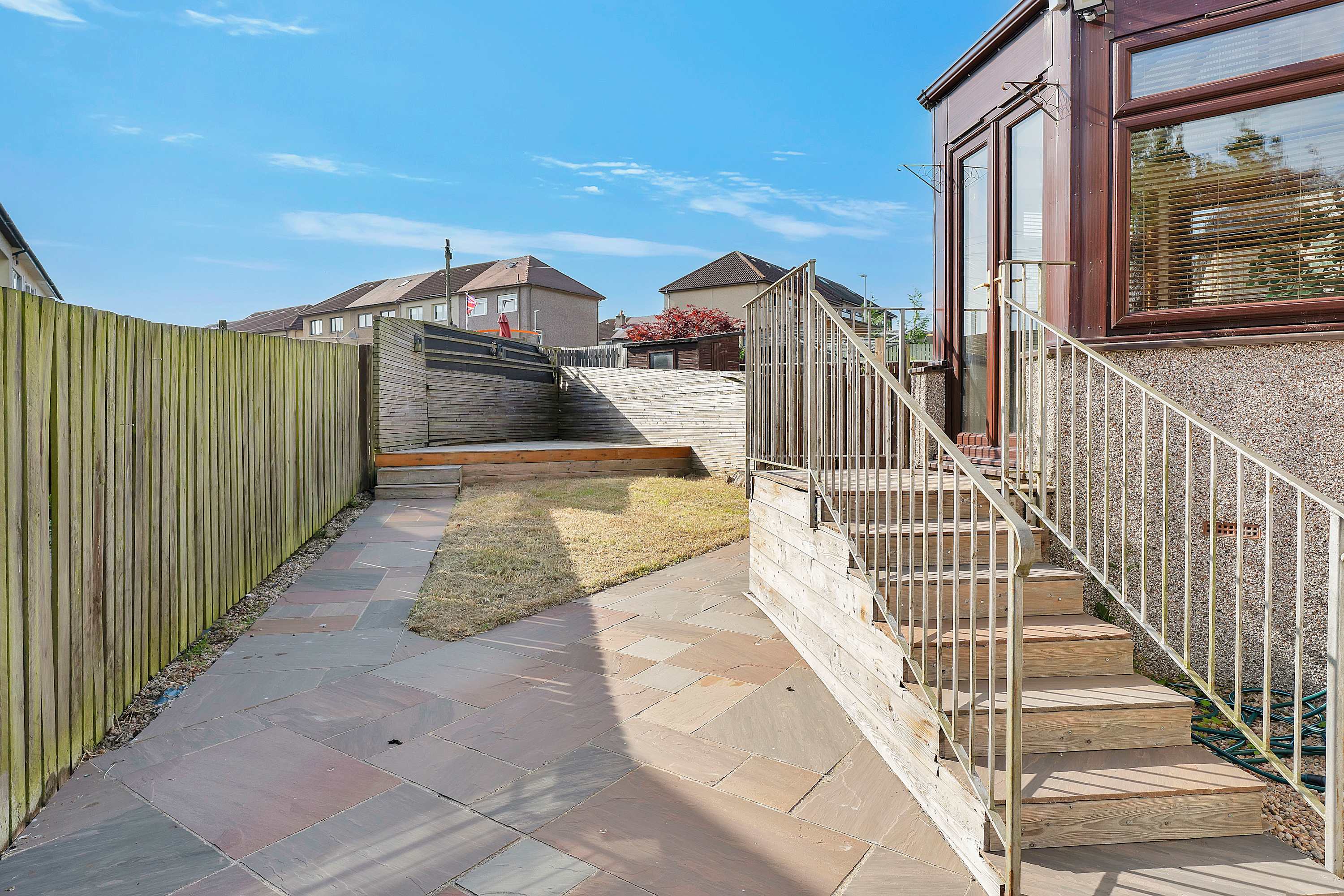 3 Bed - Nr Edinburgh - Free Parking -Garden -Wi-Fi in Wardlaw Way 110 KY12 9QL - Property image 22 - VivreStays