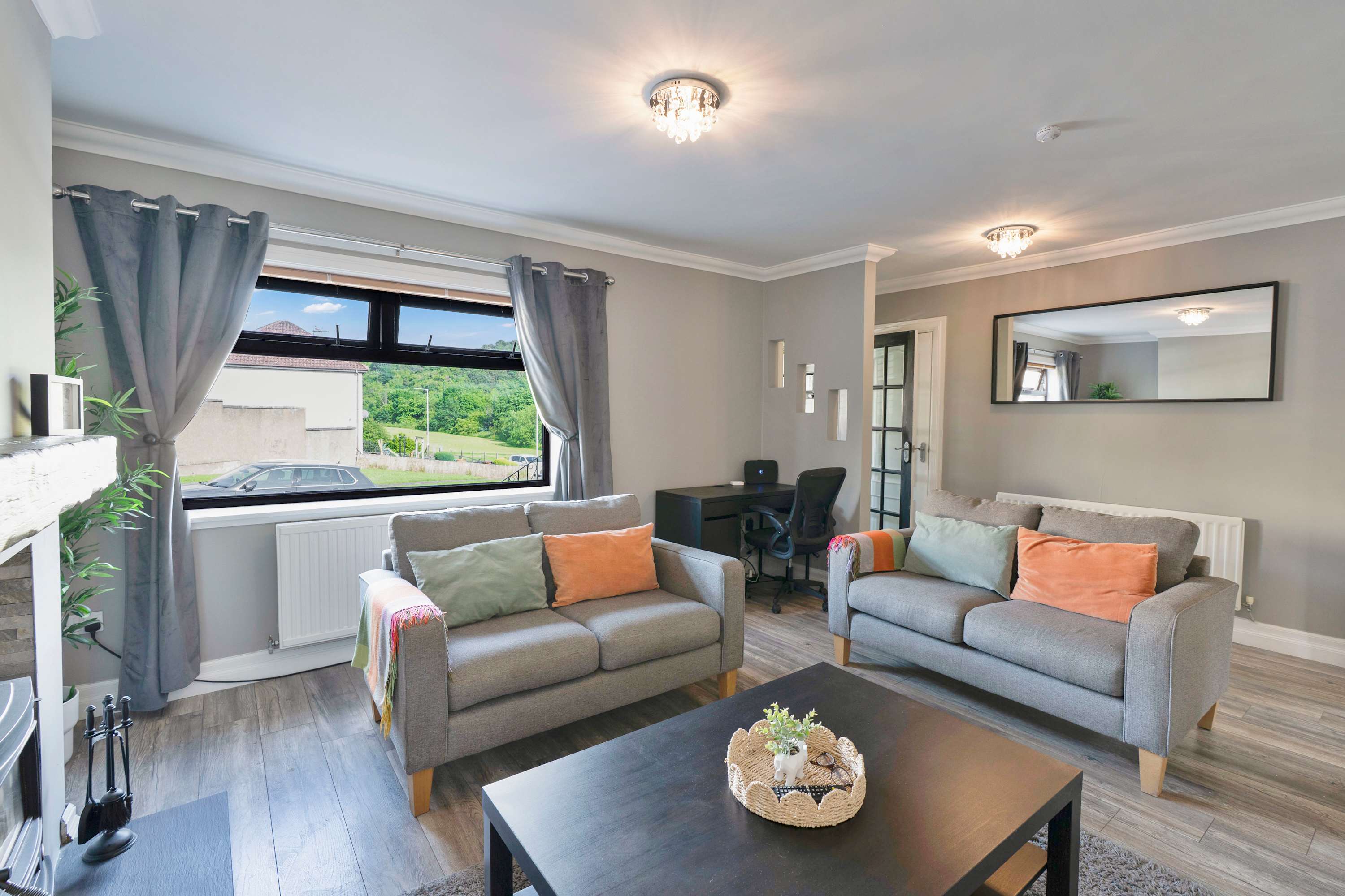 3 Bed - Nr Edinburgh - Free Parking -Garden -Wi-Fi in Wardlaw Way 110 KY12 9QL - Property image 17 - VivreStays
