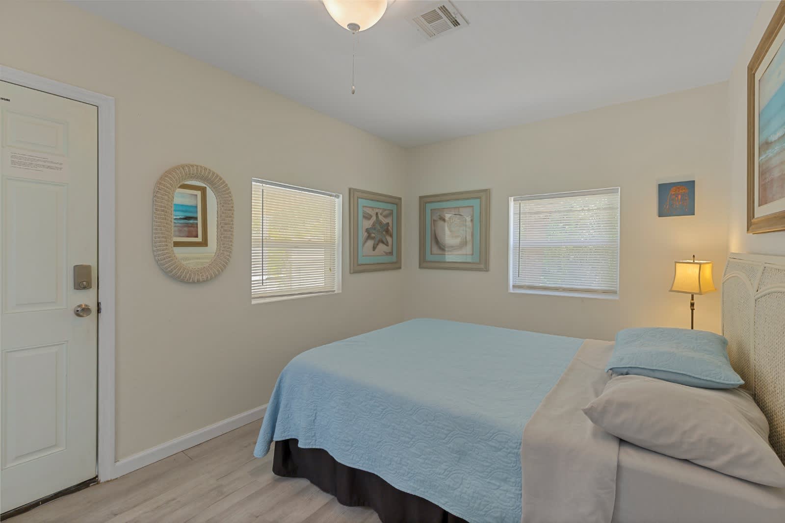 5 Mins to Nokomis Beach! Tropical Bungalow 3