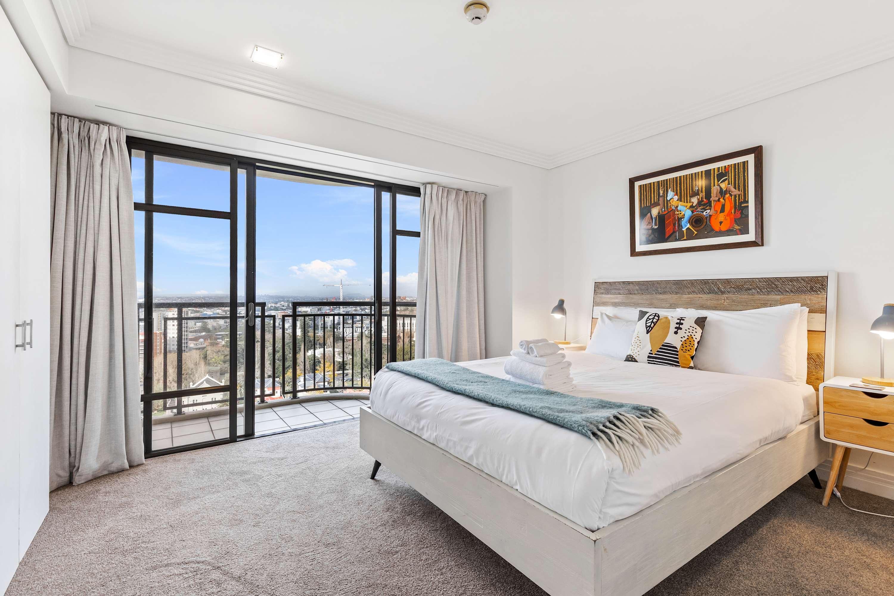 Bright 1 Bedroom Beauty with Balcony Zodiak Stays | Photo 2
