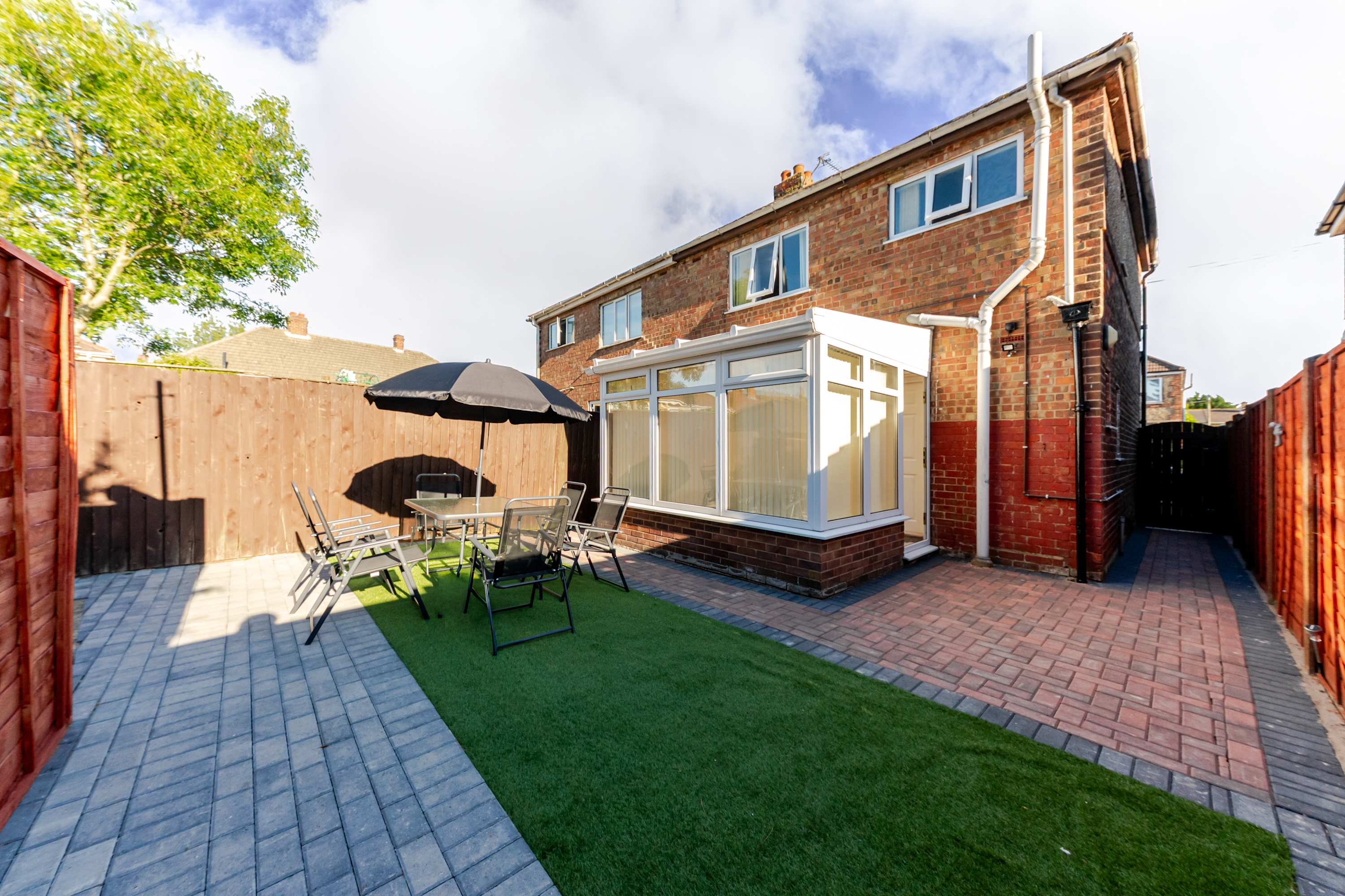 Westhill House in Westhill Road 4 DN34 4SF - Property image 4 - VivreStays