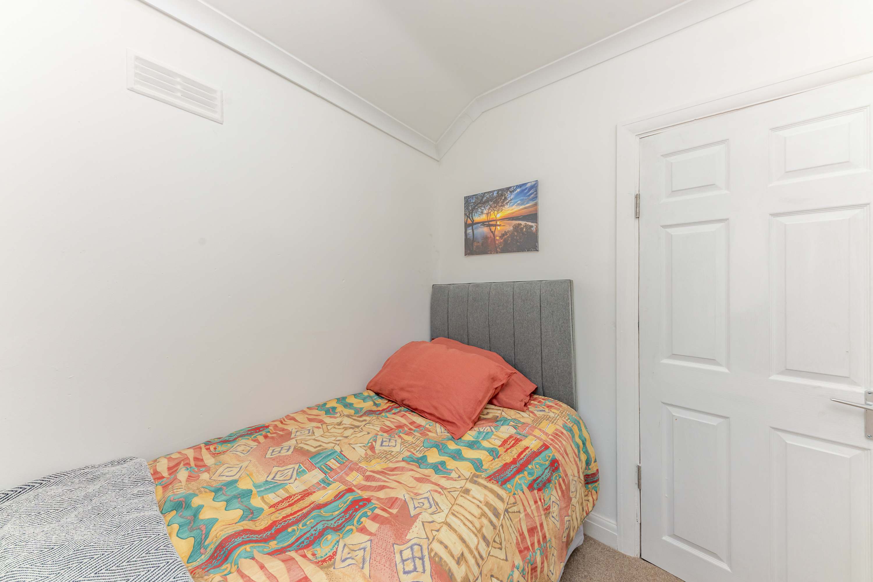 Westhill House in Westhill Road 4 DN34 4SF - Property image 25 - VivreStays