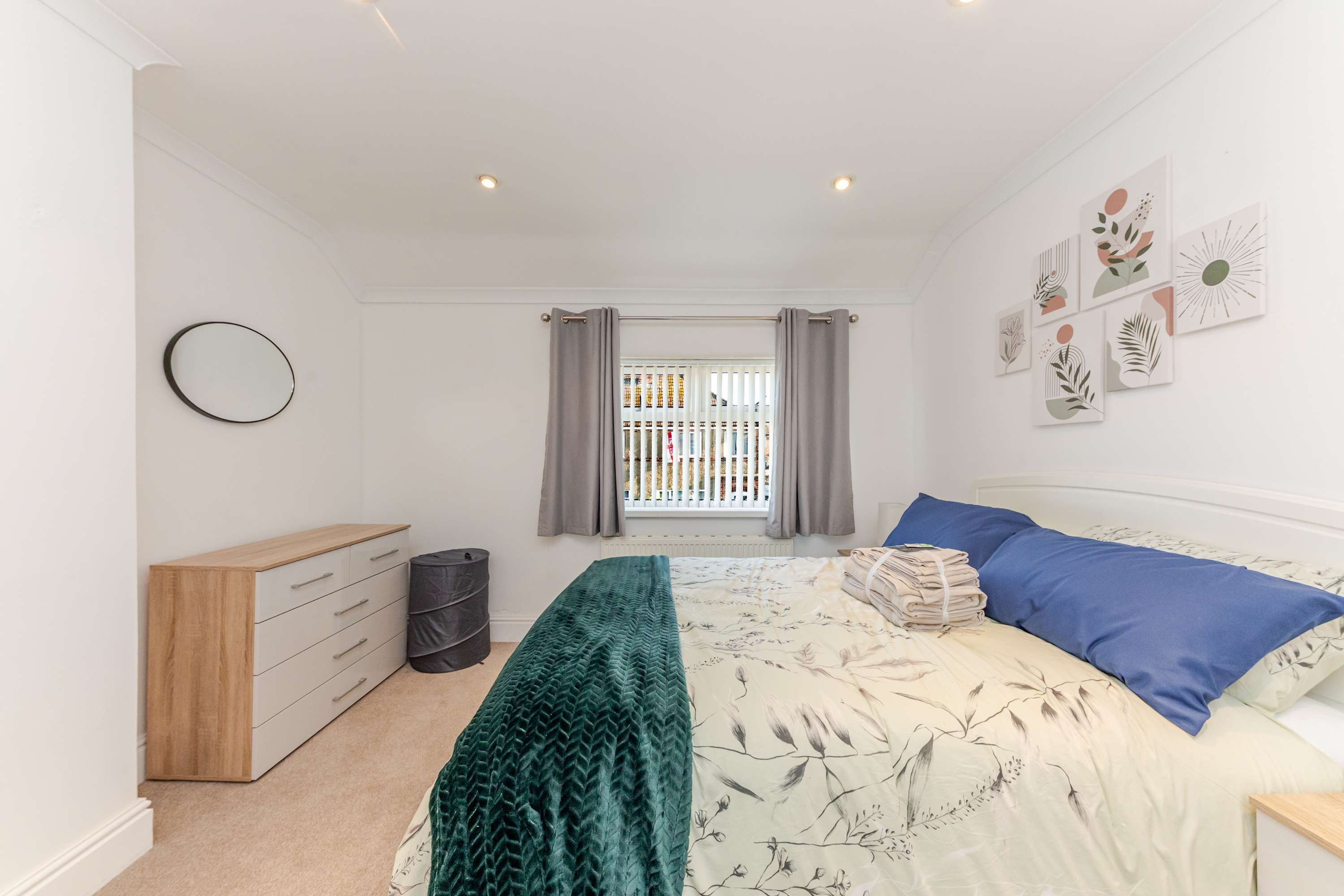 Westhill House in Westhill Road 4 DN34 4SF - Property image 27 - VivreStays