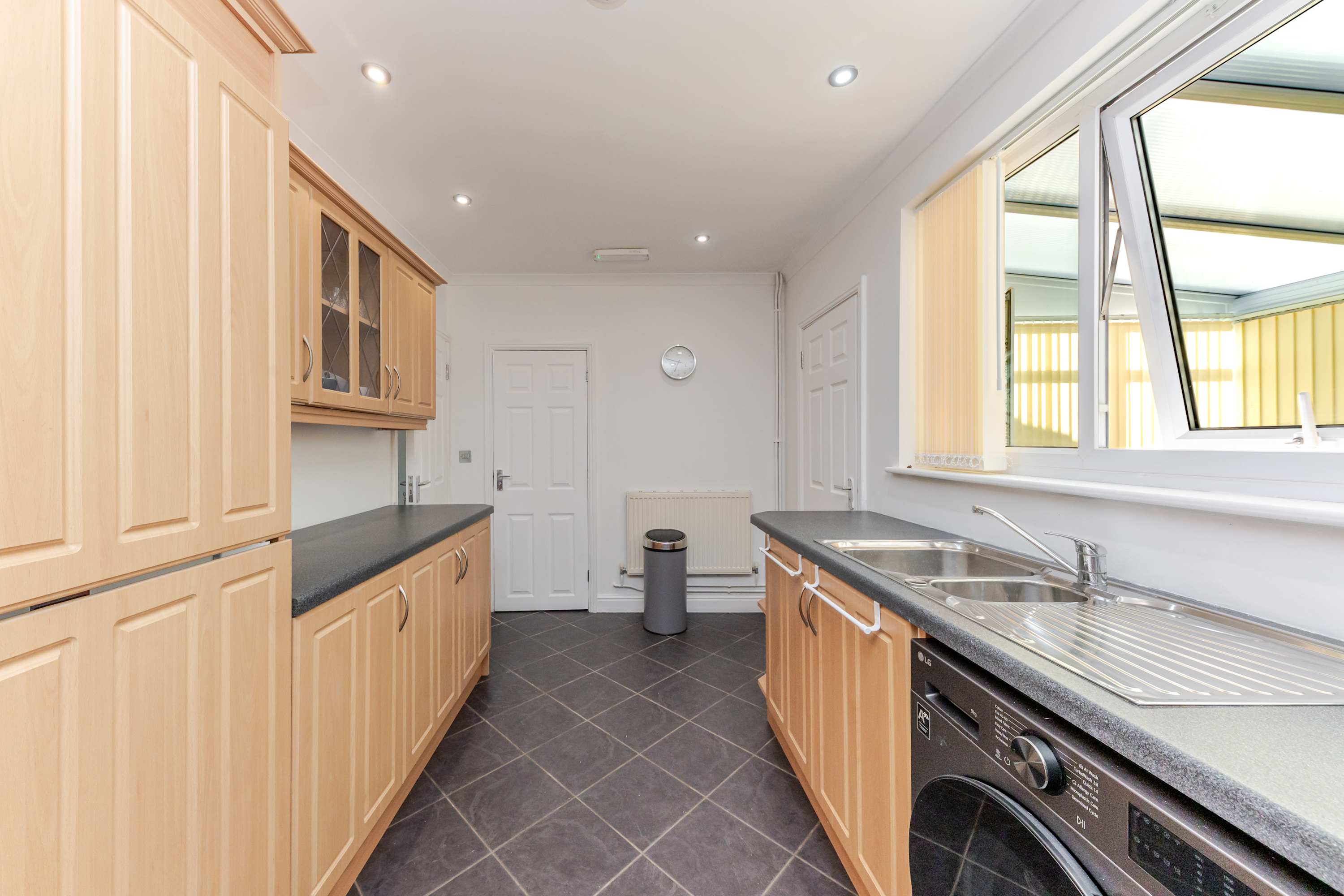 Westhill House in Westhill Road 4 DN34 4SF - Property image 10 - VivreStays