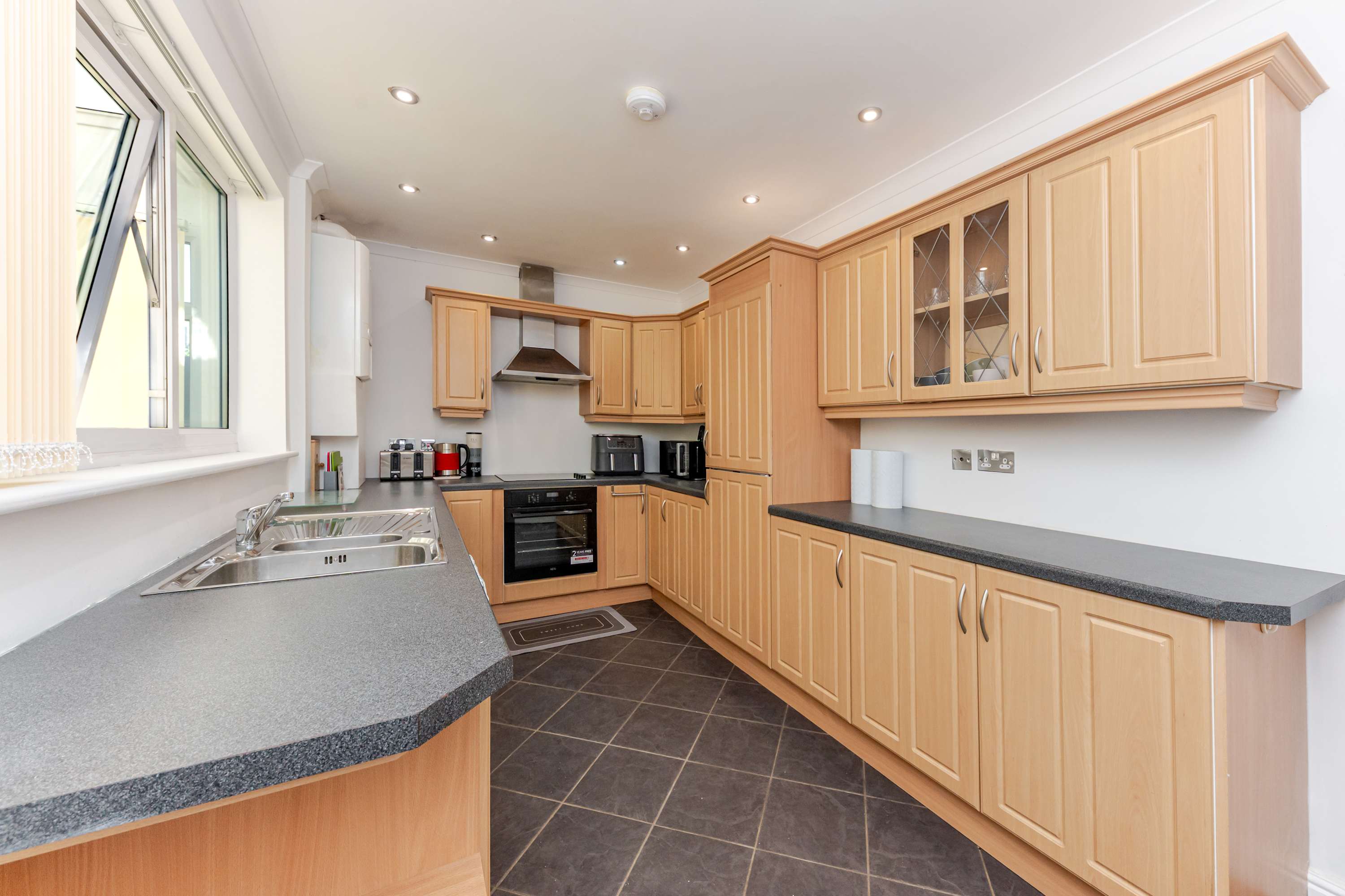 Westhill House in Westhill Road 4 DN34 4SF - Property image 12 - VivreStays