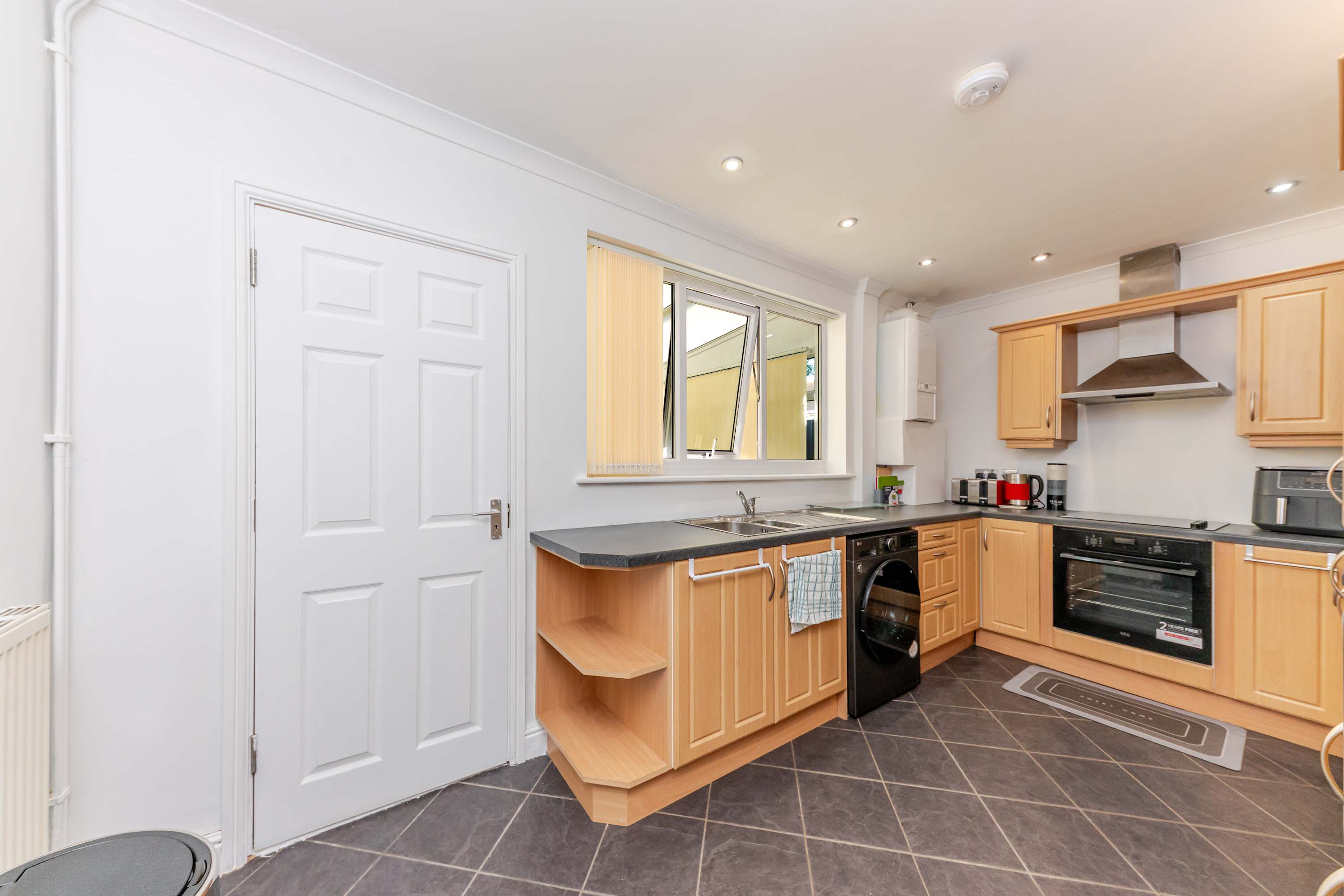 Westhill House in Westhill Road 4 DN34 4SF - Property image 13 - VivreStays
