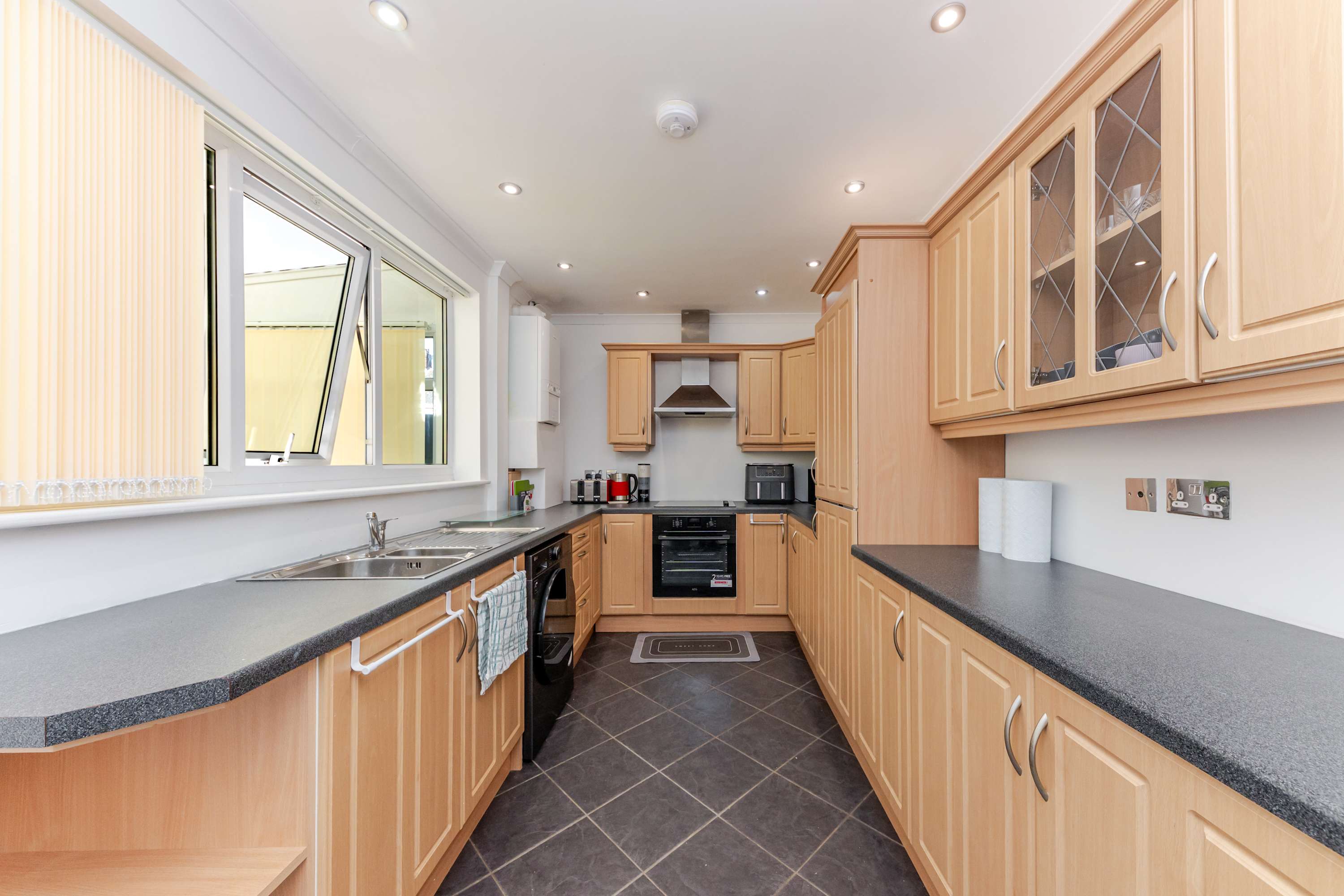 Westhill House in Westhill Road 4 DN34 4SF - Property image 14 - VivreStays