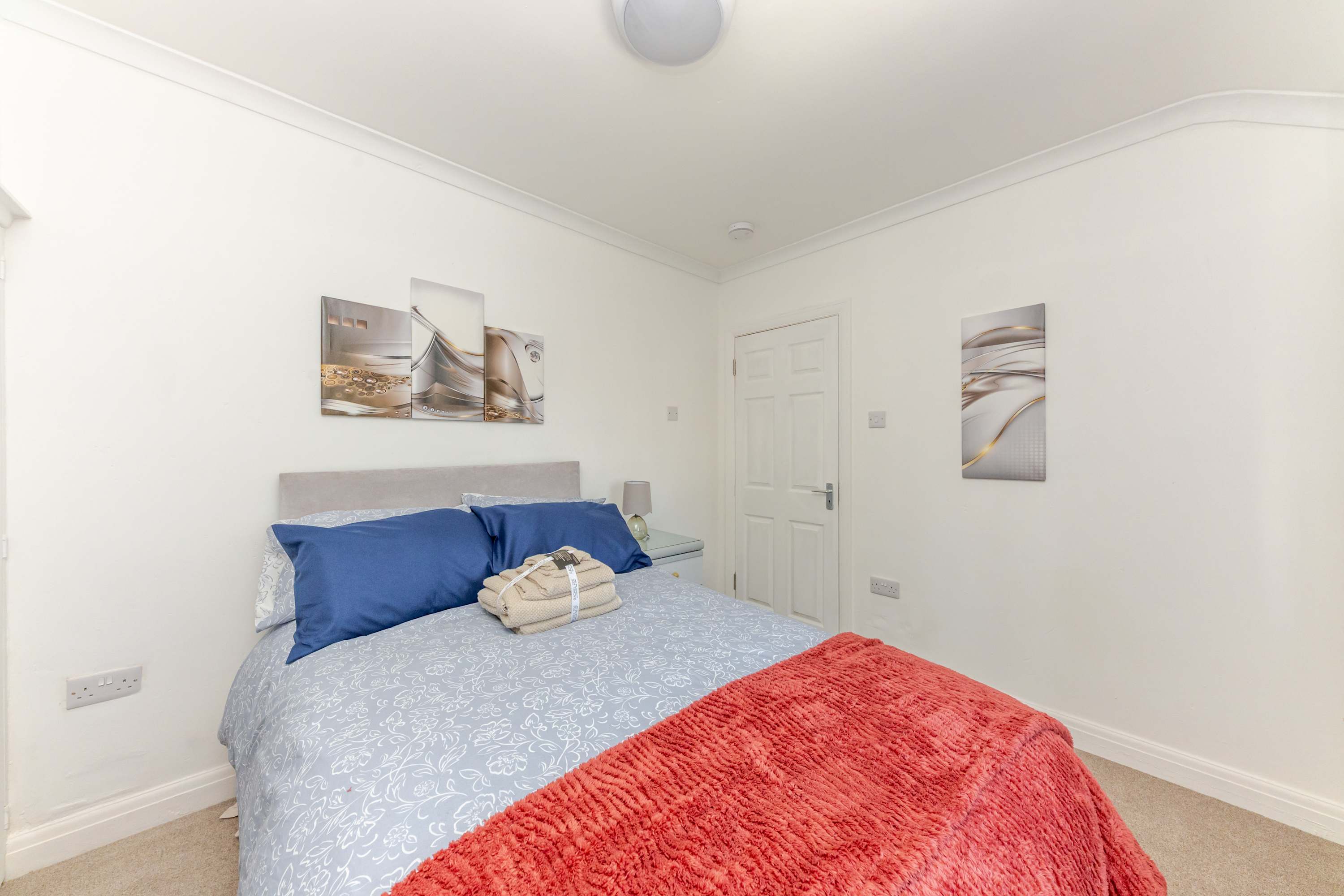 Westhill House in Westhill Road 4 DN34 4SF - Property image 34 - VivreStays