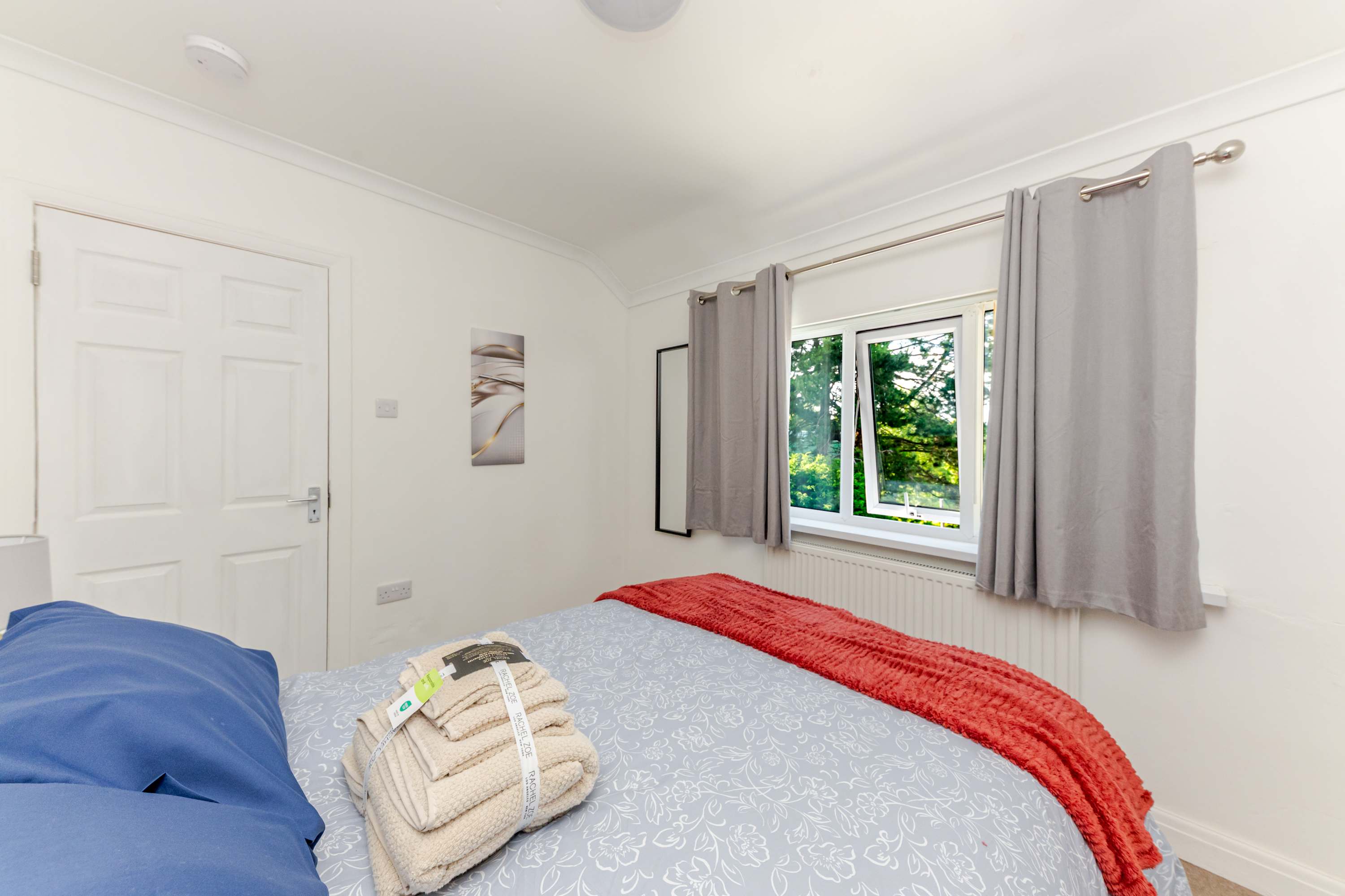 Westhill House in Westhill Road 4 DN34 4SF - Property image 35 - VivreStays