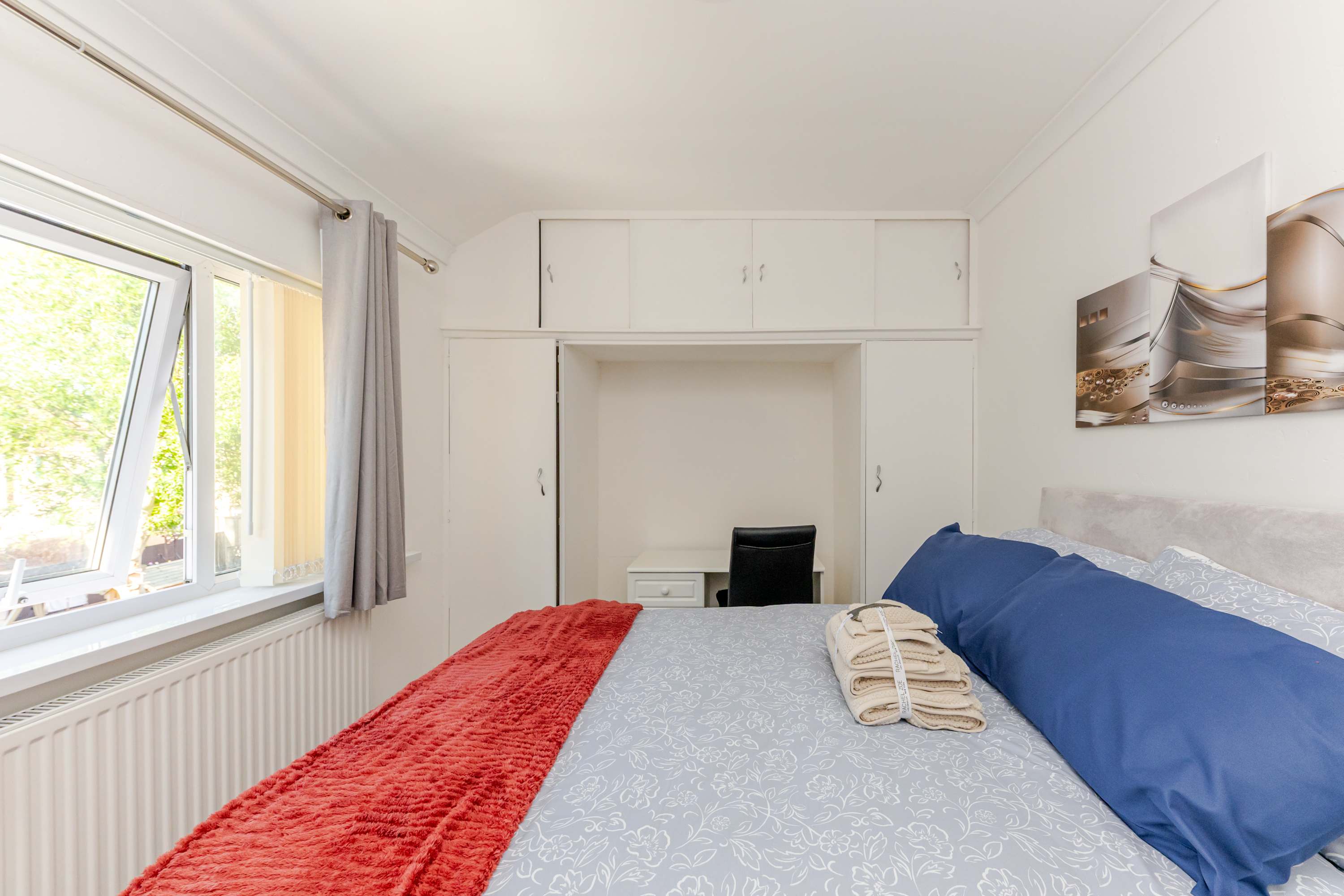 Westhill House in Westhill Road 4 DN34 4SF - Property image 37 - VivreStays