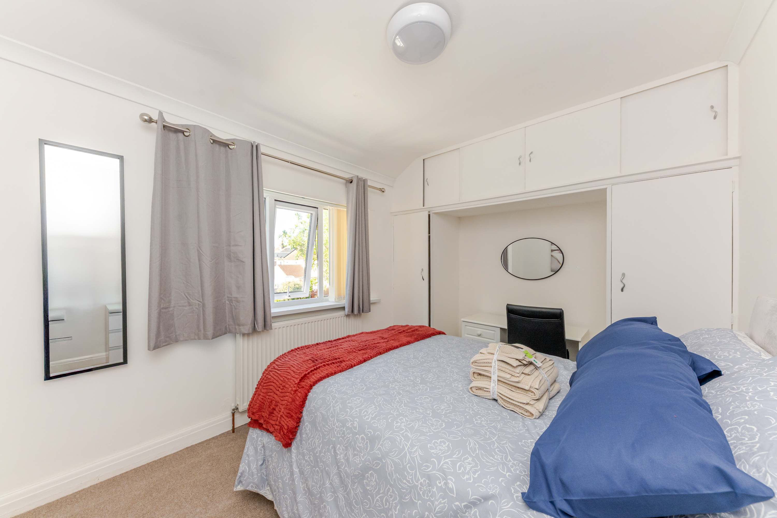 Westhill House in Westhill Road 4 DN34 4SF - Property image 38 - VivreStays