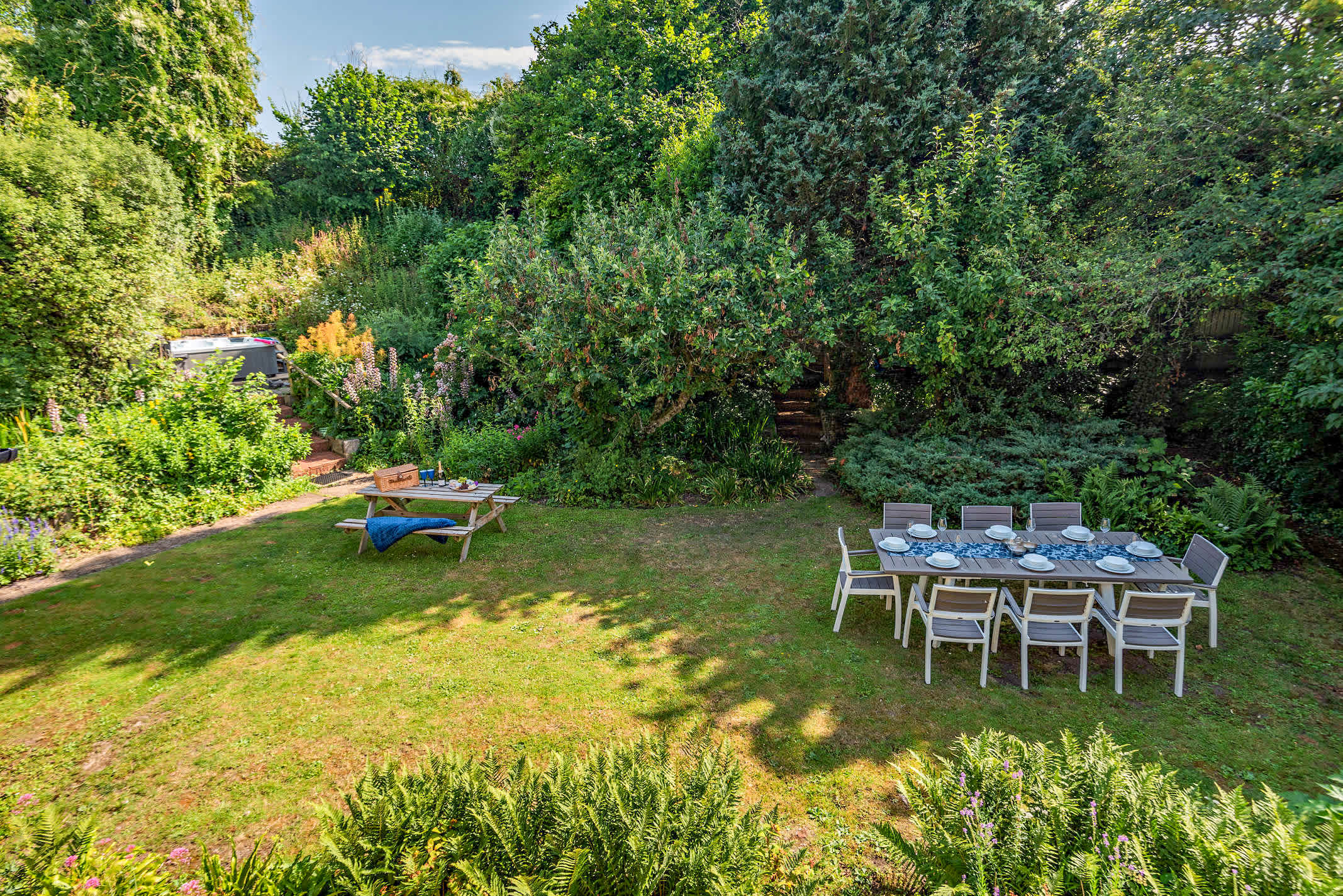Pear Tree Cottage Village Thatched Home & Hot Tub in Saint Leonards View SP6 3PZ - Property image 35 - VivreStays