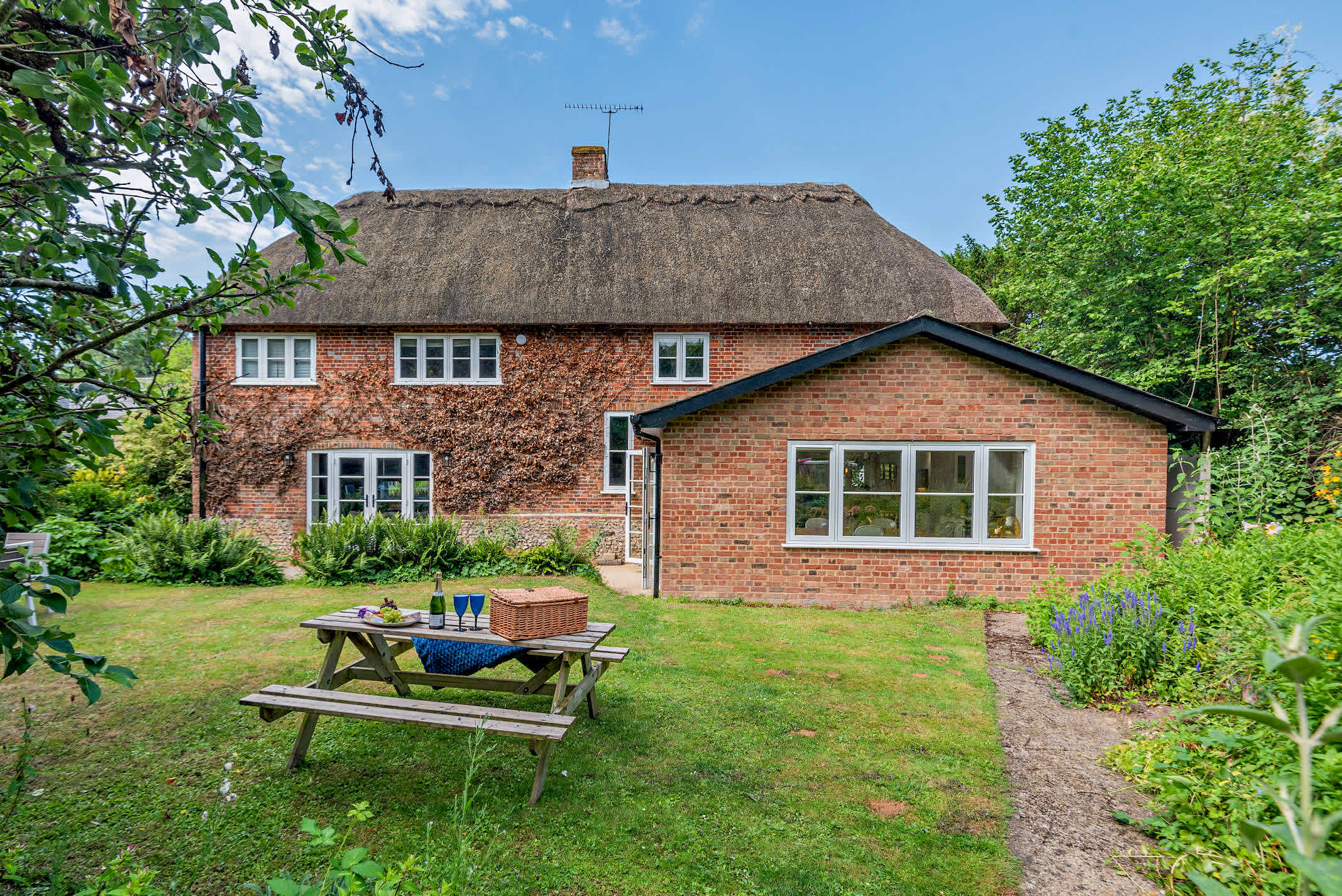 Pear Tree Cottage Village Thatched Home & Hot Tub in Saint Leonards View SP6 3PZ - Property image 34 - VivreStays