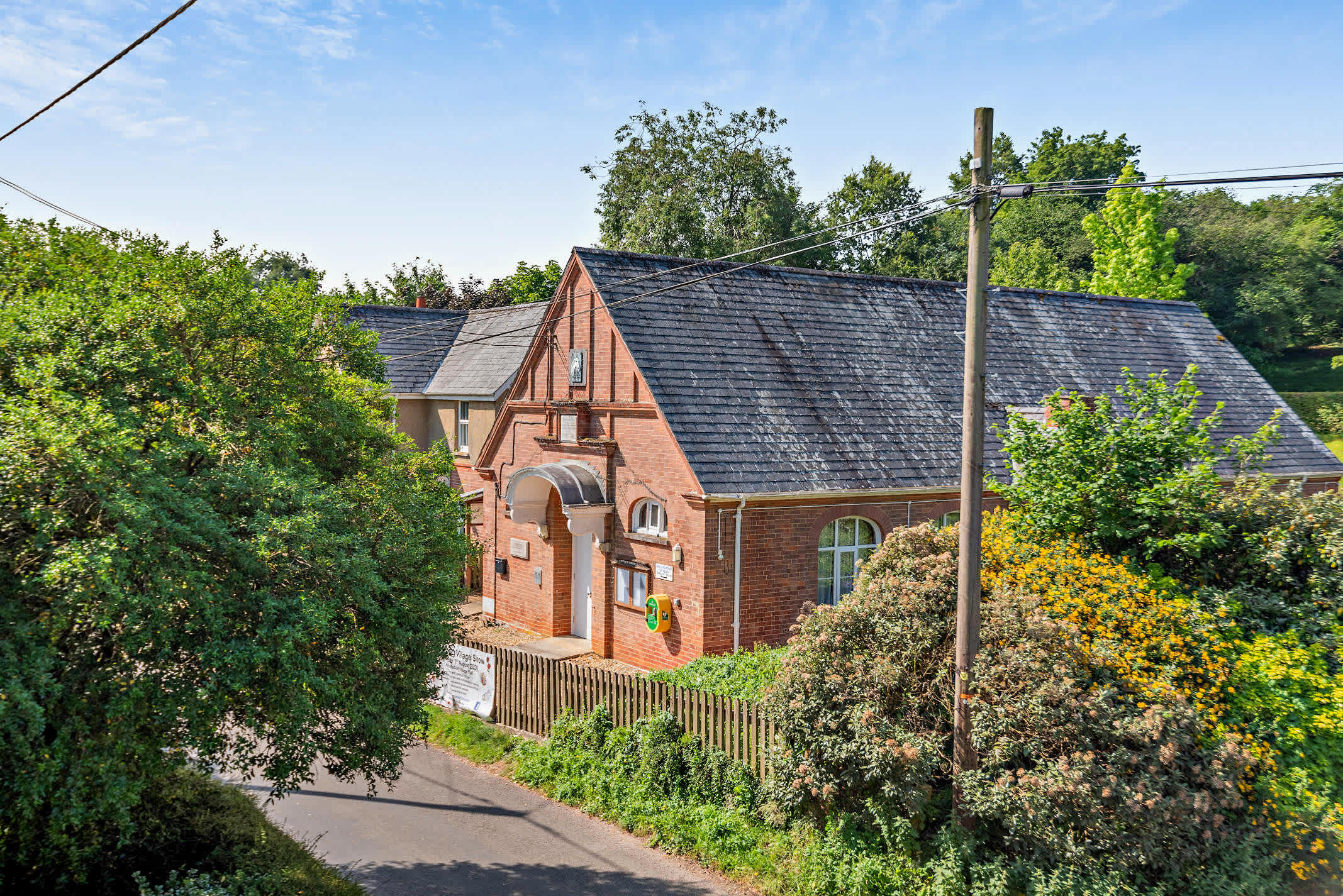 Pear Tree Cottage Village Thatched Home & Hot Tub in Saint Leonards View SP6 3PZ - Property image 45 - VivreStays