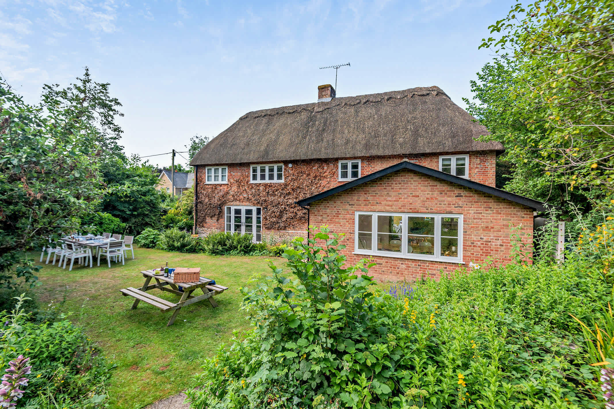 Pear Tree Cottage Village Thatched Home & Hot Tub in Saint Leonards View SP6 3PZ - Property image 33 - VivreStays