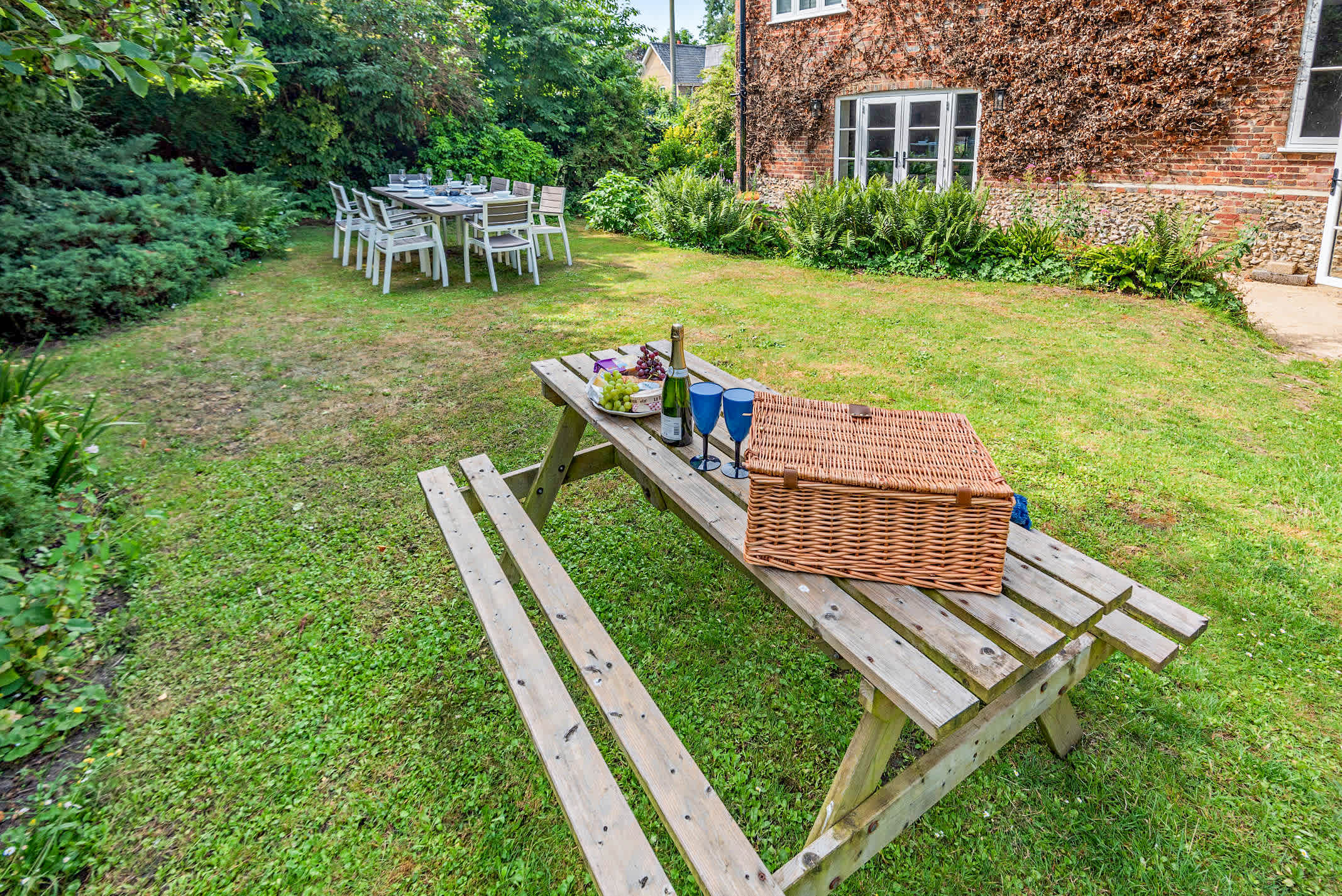 Pear Tree Cottage Village Thatched Home & Hot Tub in Saint Leonards View SP6 3PZ - Property image 40 - VivreStays