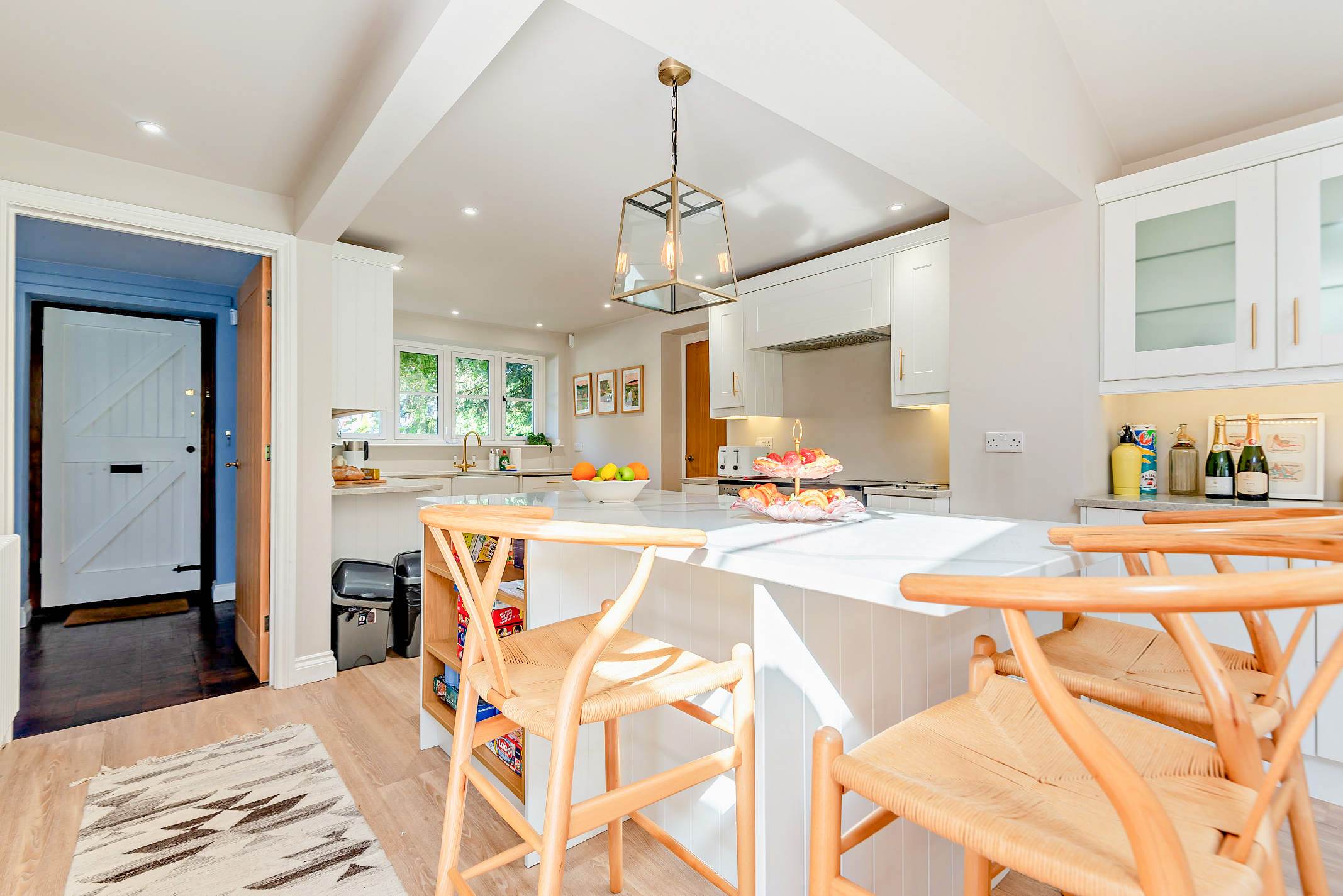 Pear Tree Cottage Village Thatched Home & Hot Tub in Saint Leonards View SP6 3PZ - Property image 14 - VivreStays