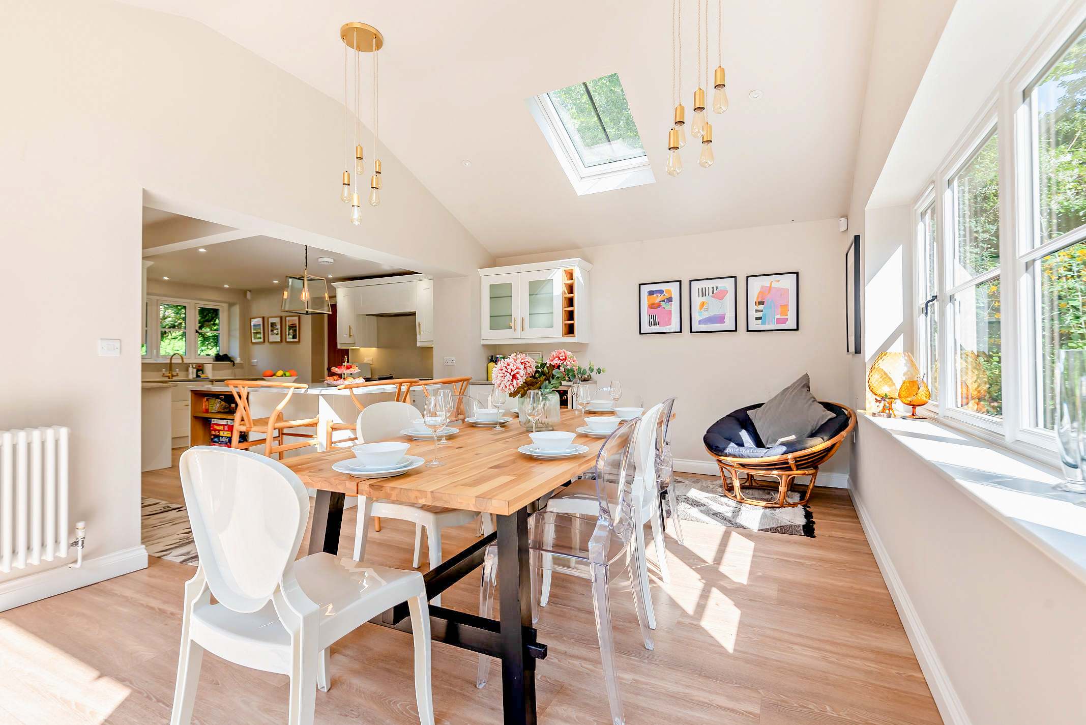 Pear Tree Cottage Village Thatched Home & Hot Tub in Saint Leonards View SP6 3PZ - Property image 3 - VivreStays