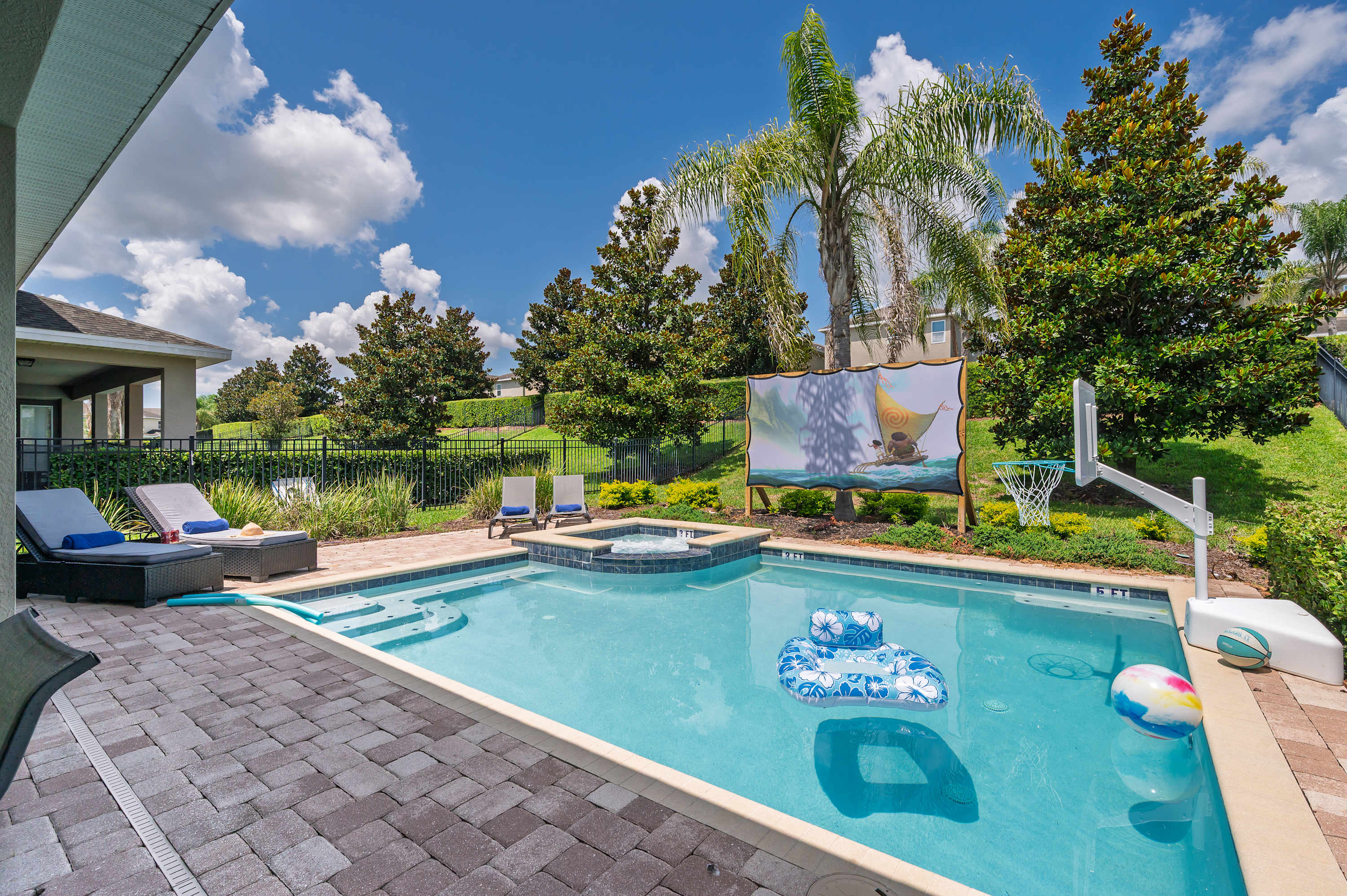 Disney Getaway, Heated Pool & Outdoor Cinema