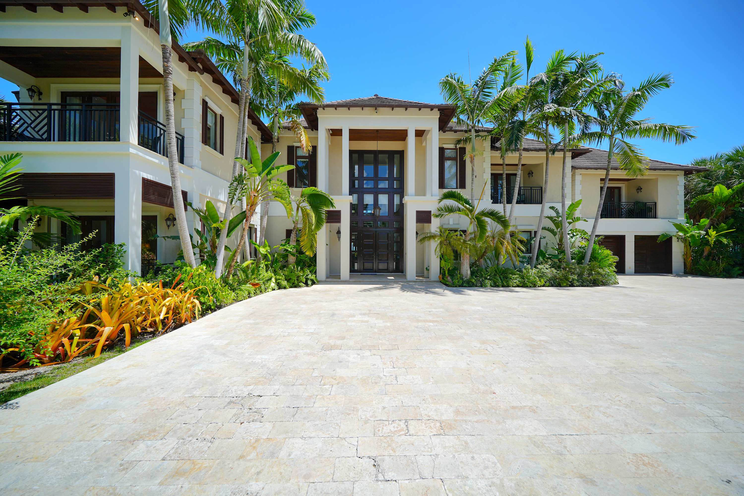 Happy Feet | Beachfront House | Pool & Spa — Nassau, New Providence — vacation rental