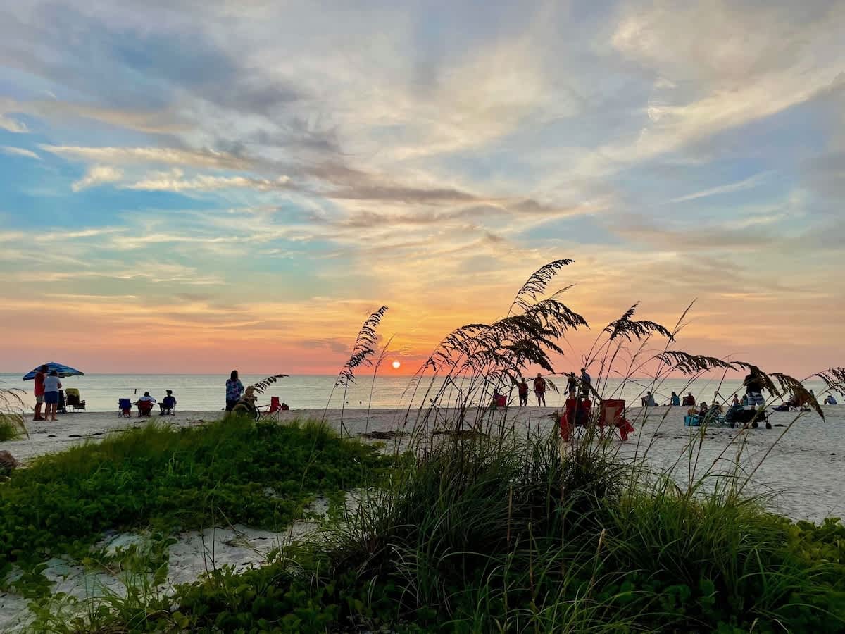 5 Mins to Nokomis Beach! Tropical Bungalow 4