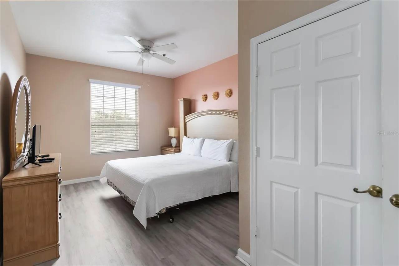 3BR Condo Min. to Disney! Free Resort Pool & Gym
