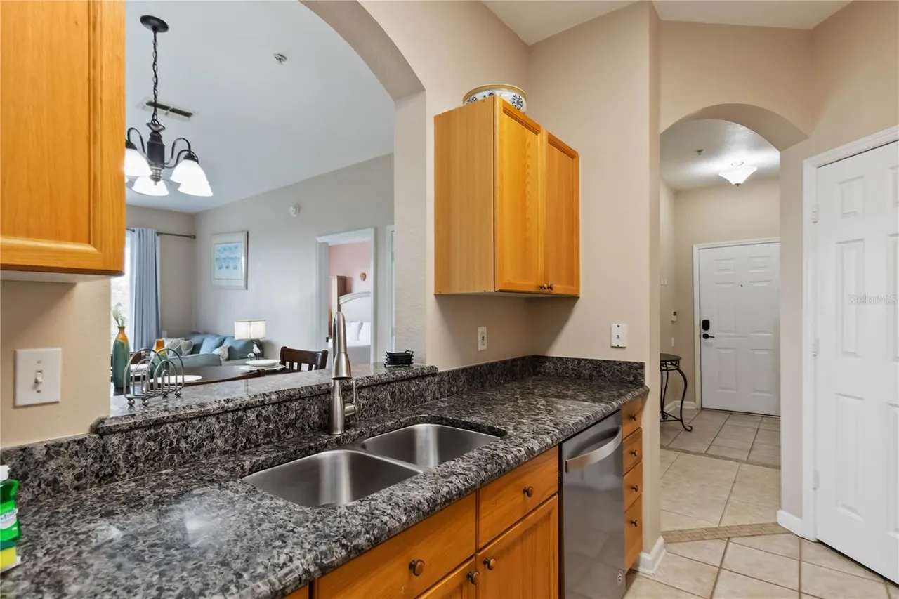 3BR Condo Min. to Disney! Free Resort Pool & Gym