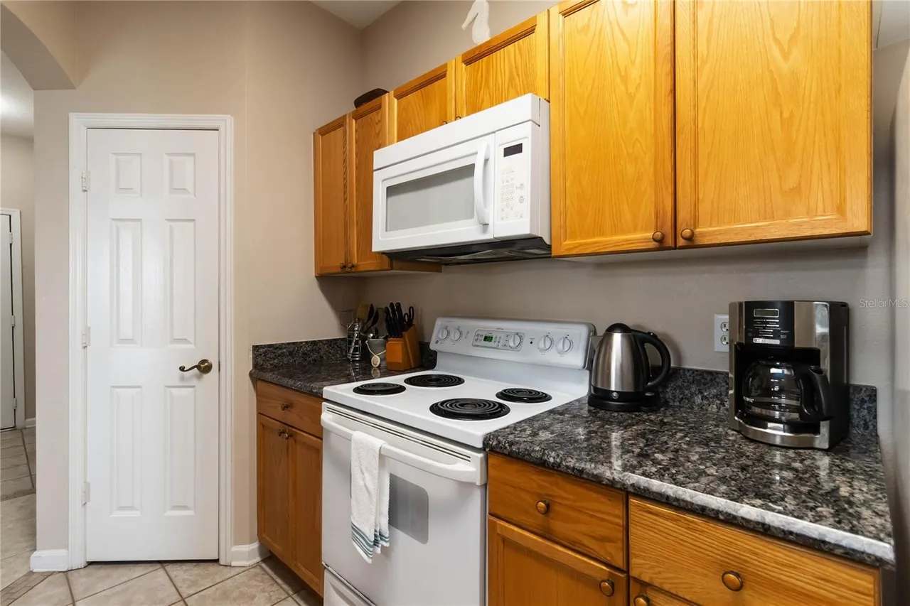 3BR Condo Min. to Disney! Free Resort Pool & Gym