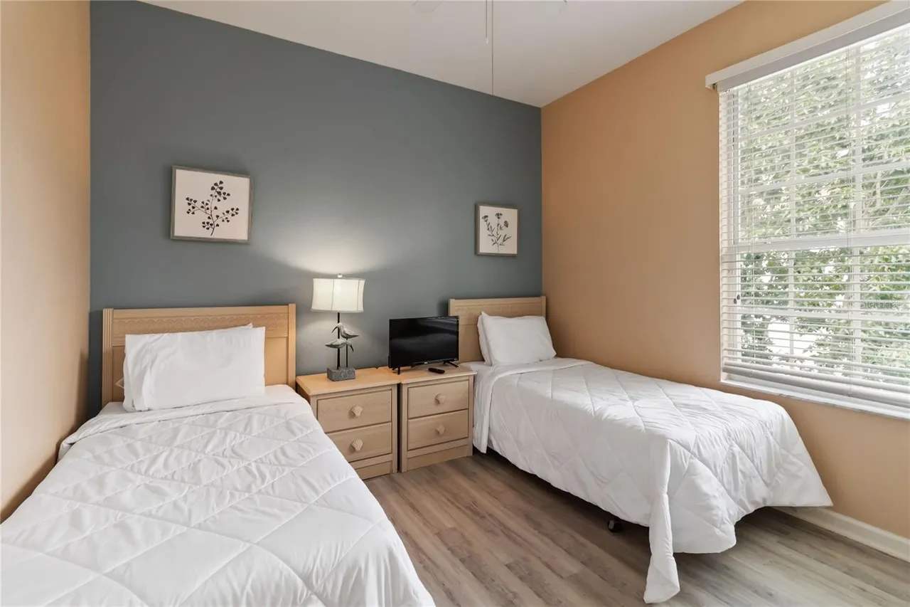 3BR Condo Min. to Disney! Free Resort Pool & Gym