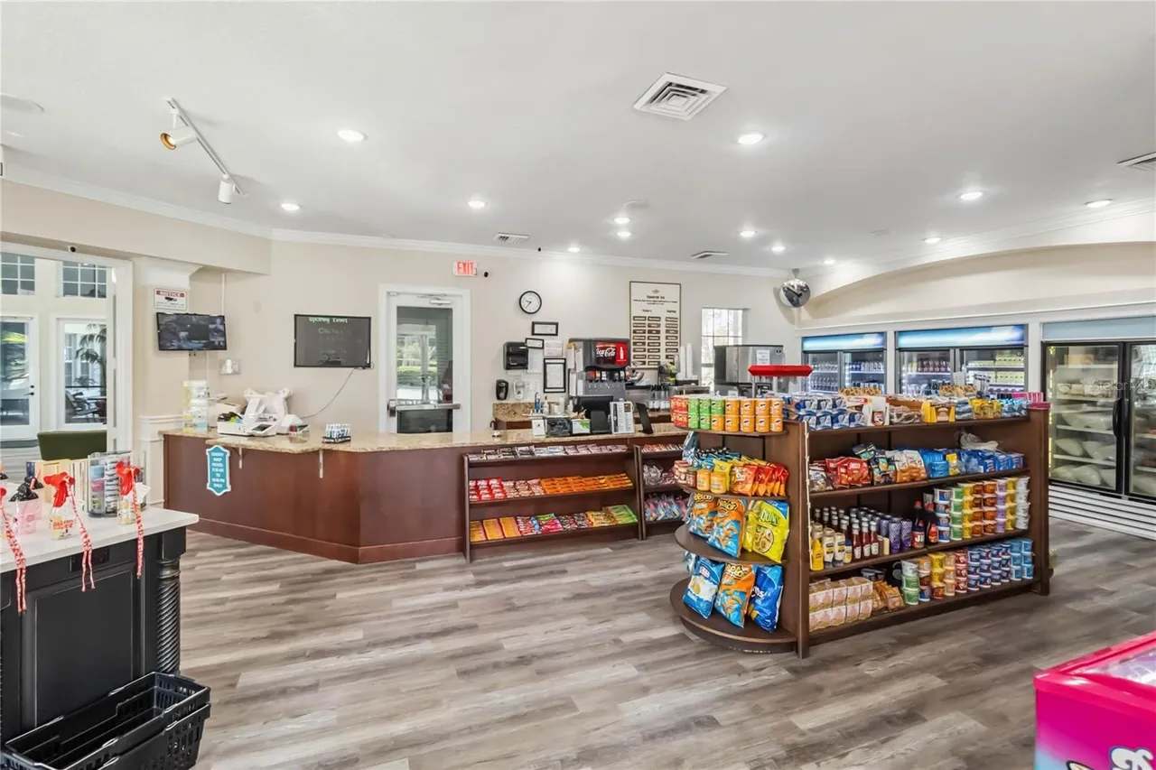 3BR Condo Min. to Disney! Free Resort Pool & Gym