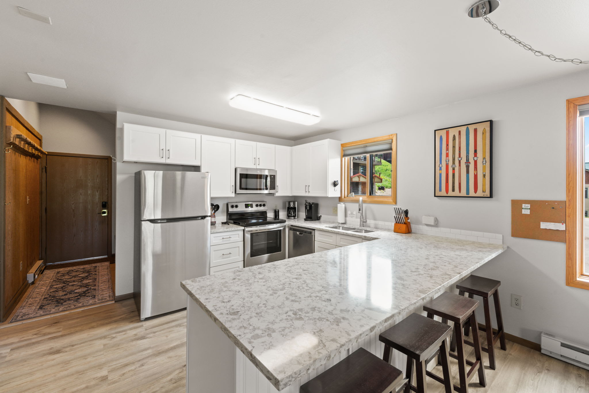 Aspen Paradise, hot tub, ski in/out, dog friendly in Mt. Crested Butte, CO