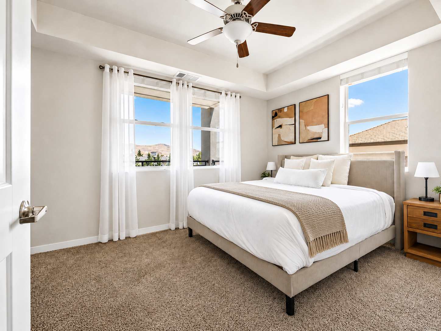 Sparks Marina 2BR · Mountain Views, Pool & Hot Tub