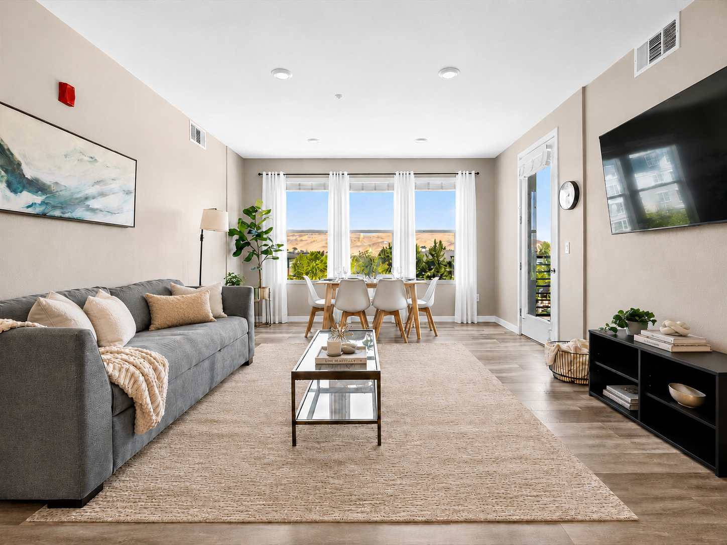 Sparks Marina 2BR · Mountain Views, Pool & Hot Tub
