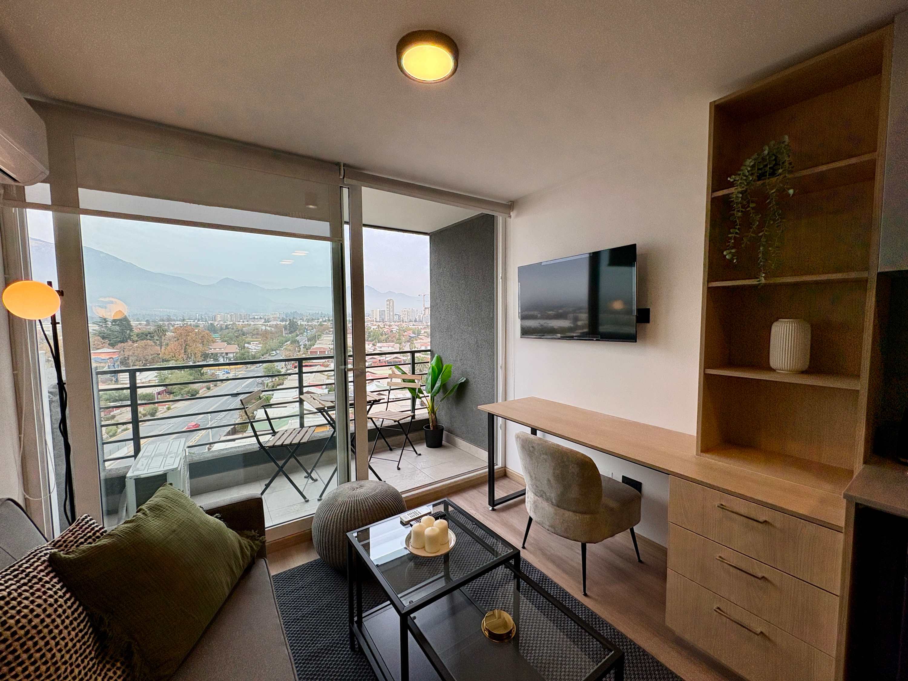 Panoramic Andes View Apt, Pool & Free Parking