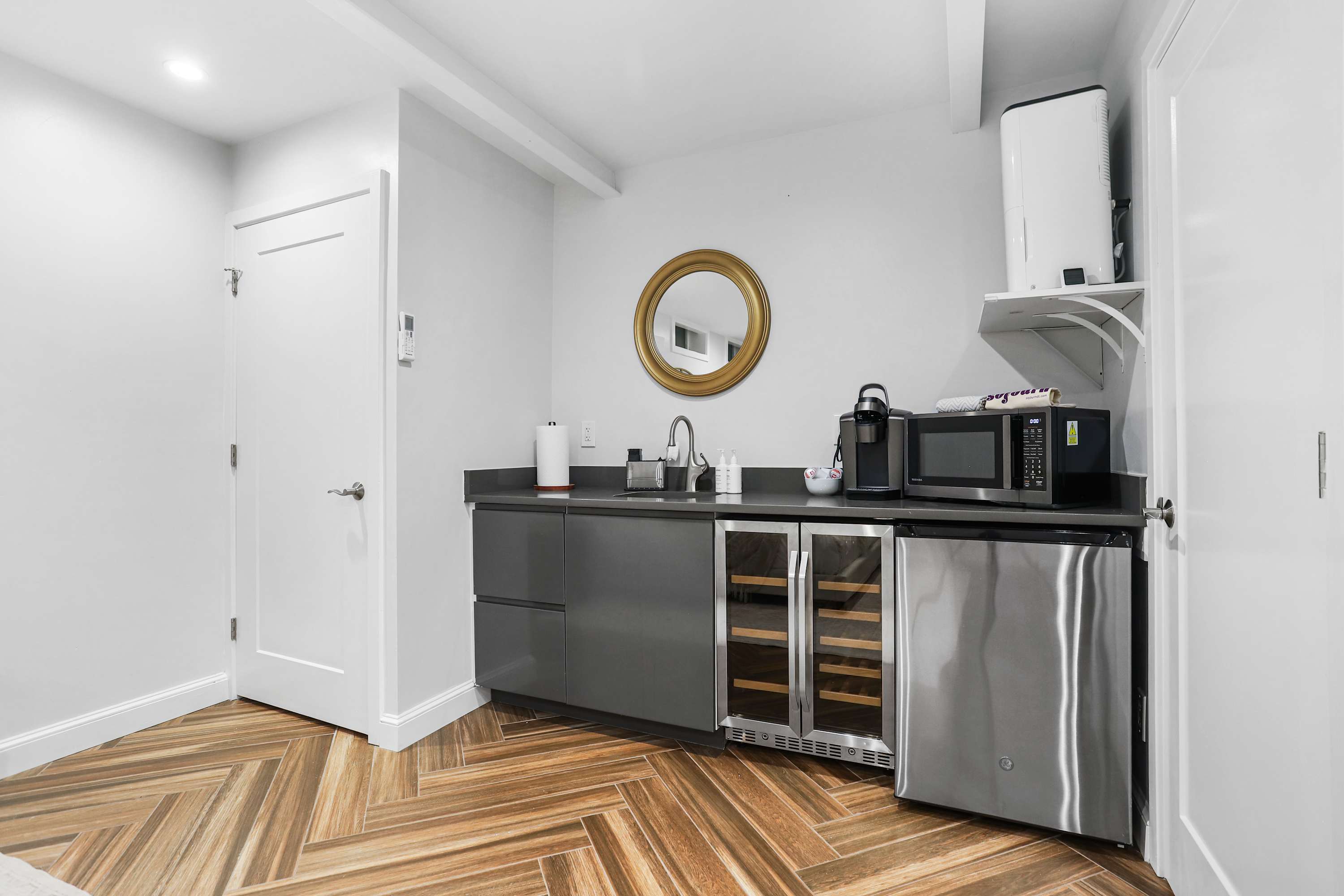 Sojourn Sleek Georgetown Studio with Patio 6