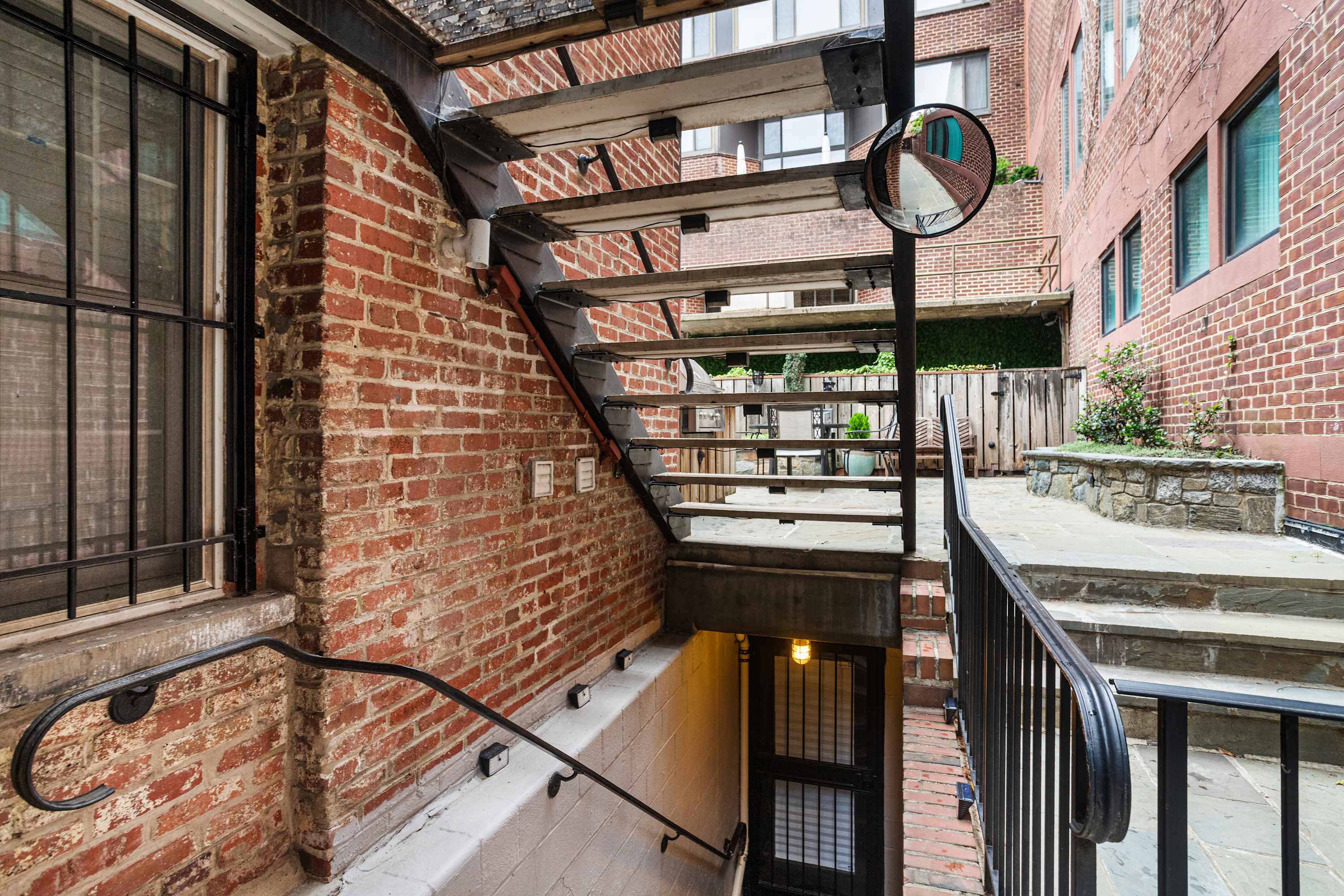 Sojourn Sleek Georgetown Studio with Patio 3