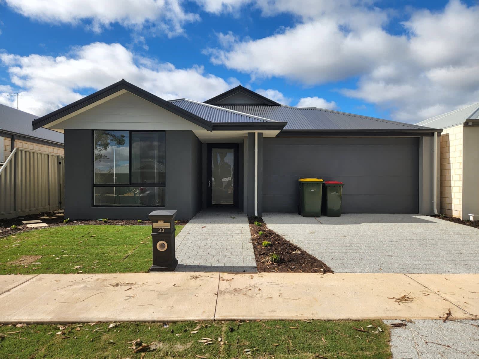 Modern 3-Bedroom Home in Byford WA - Spacious Kitchen, En Suites & Alfresco
