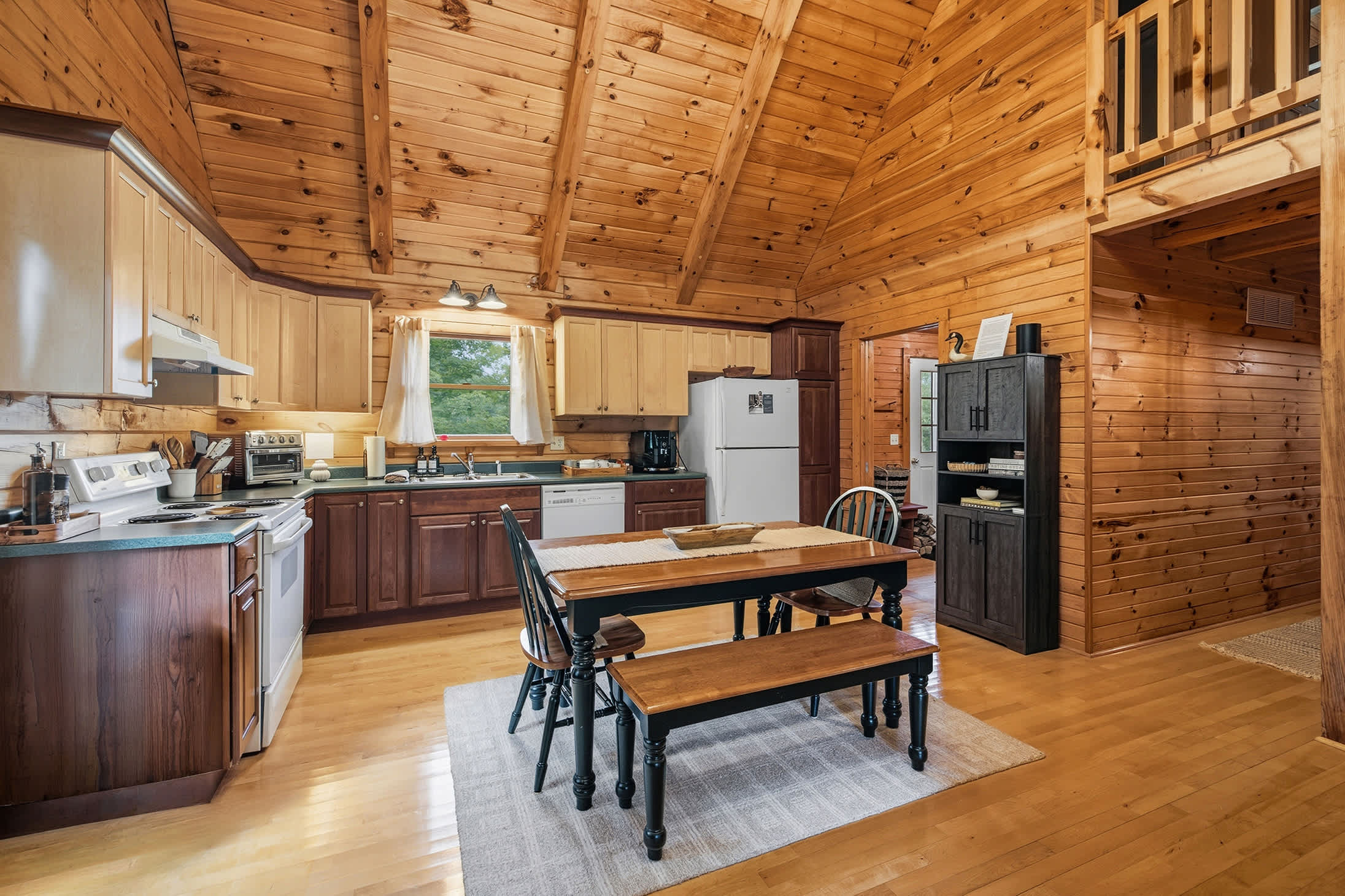Doesn't this kitchen remind you of Grandma's place?