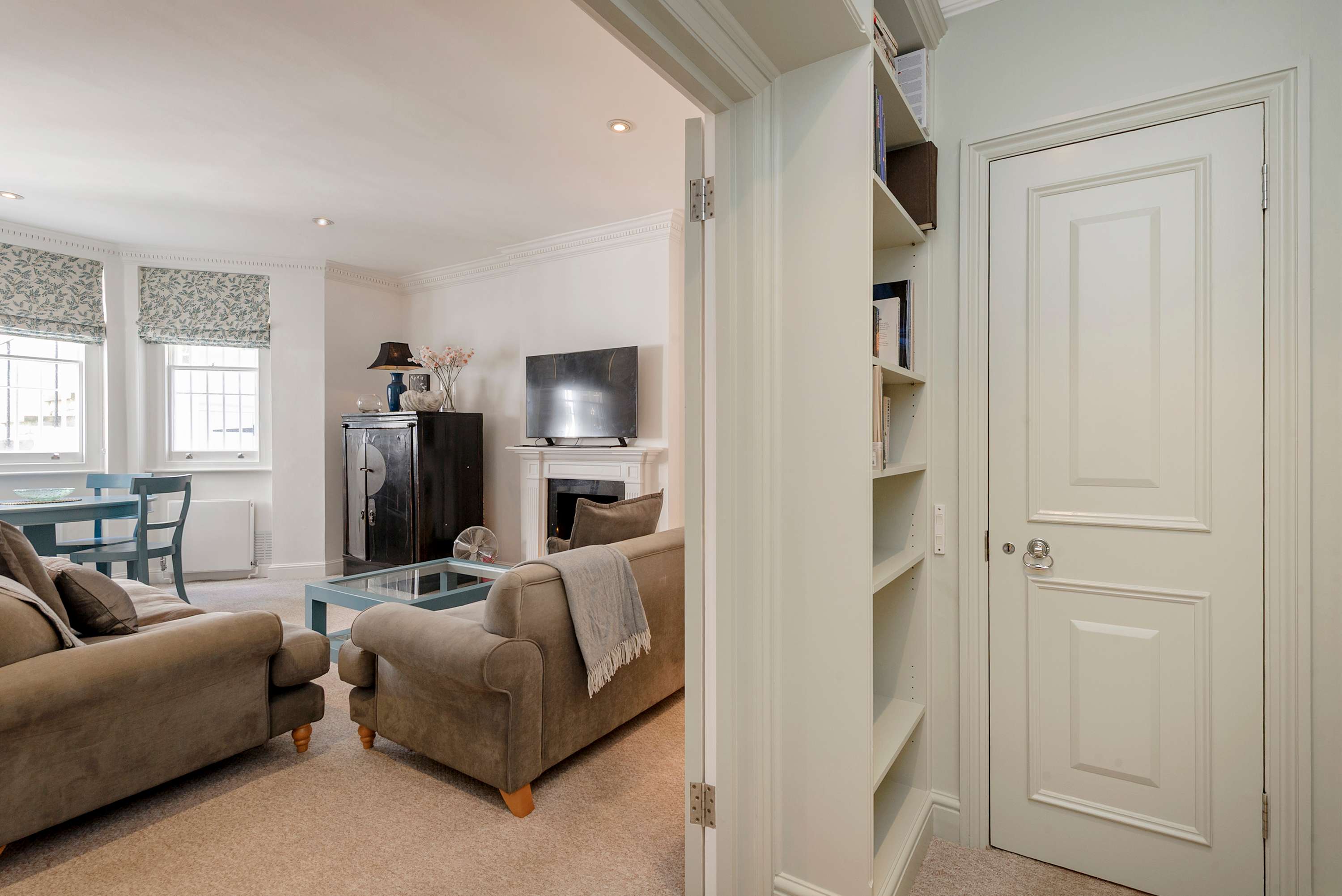 Charming & Spacious 1 bedroom Flat - South Kensington in Cranley Gardens SW7 3DA - Property image 17 - VivreStays